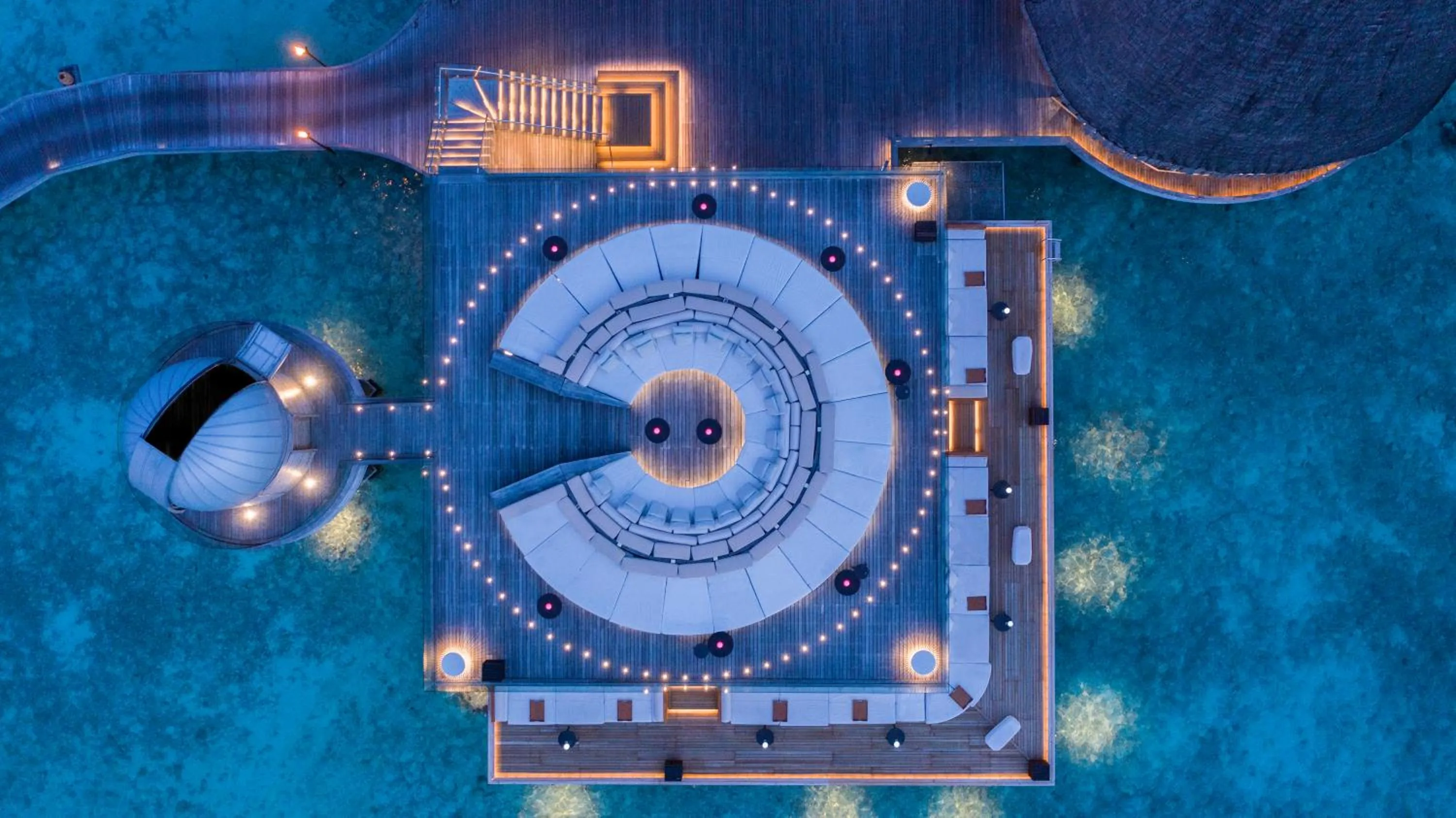 Restaurant/places to eat in Anantara Kihavah Maldives Villas