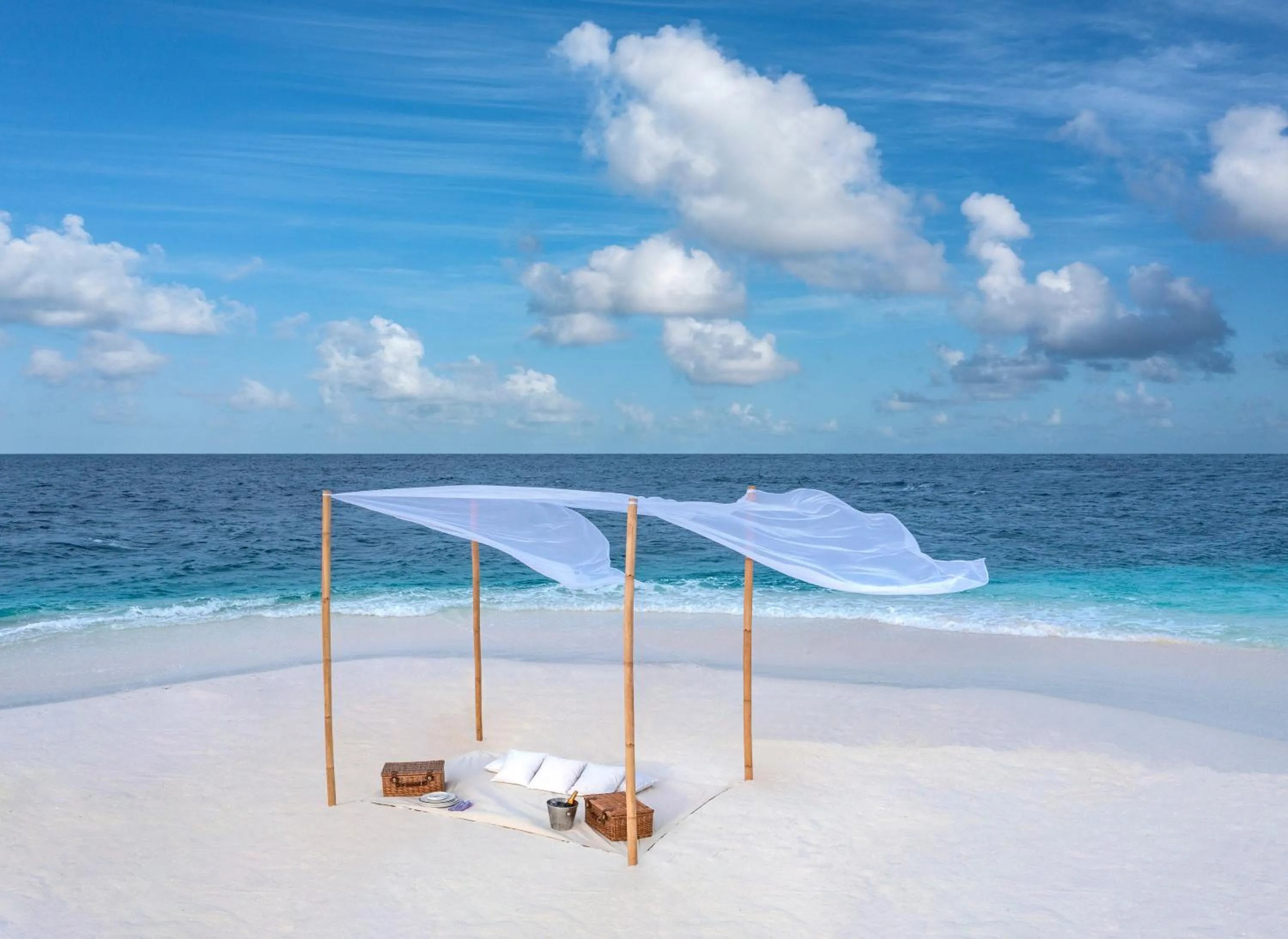 Restaurant/places to eat in Anantara Kihavah Maldives Villas
