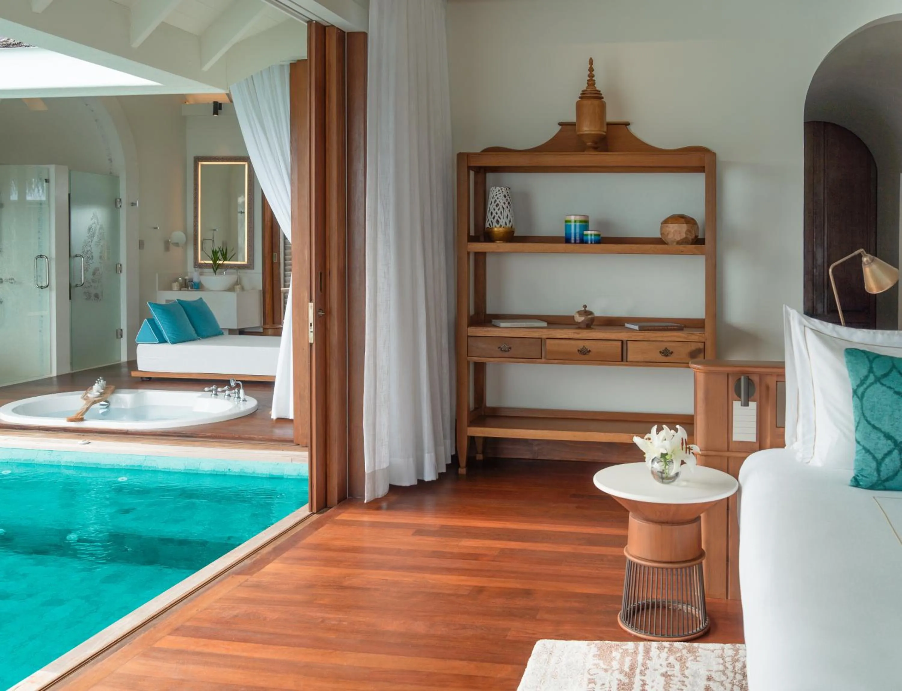 Bathroom, Bed in Anantara Kihavah Maldives Villas