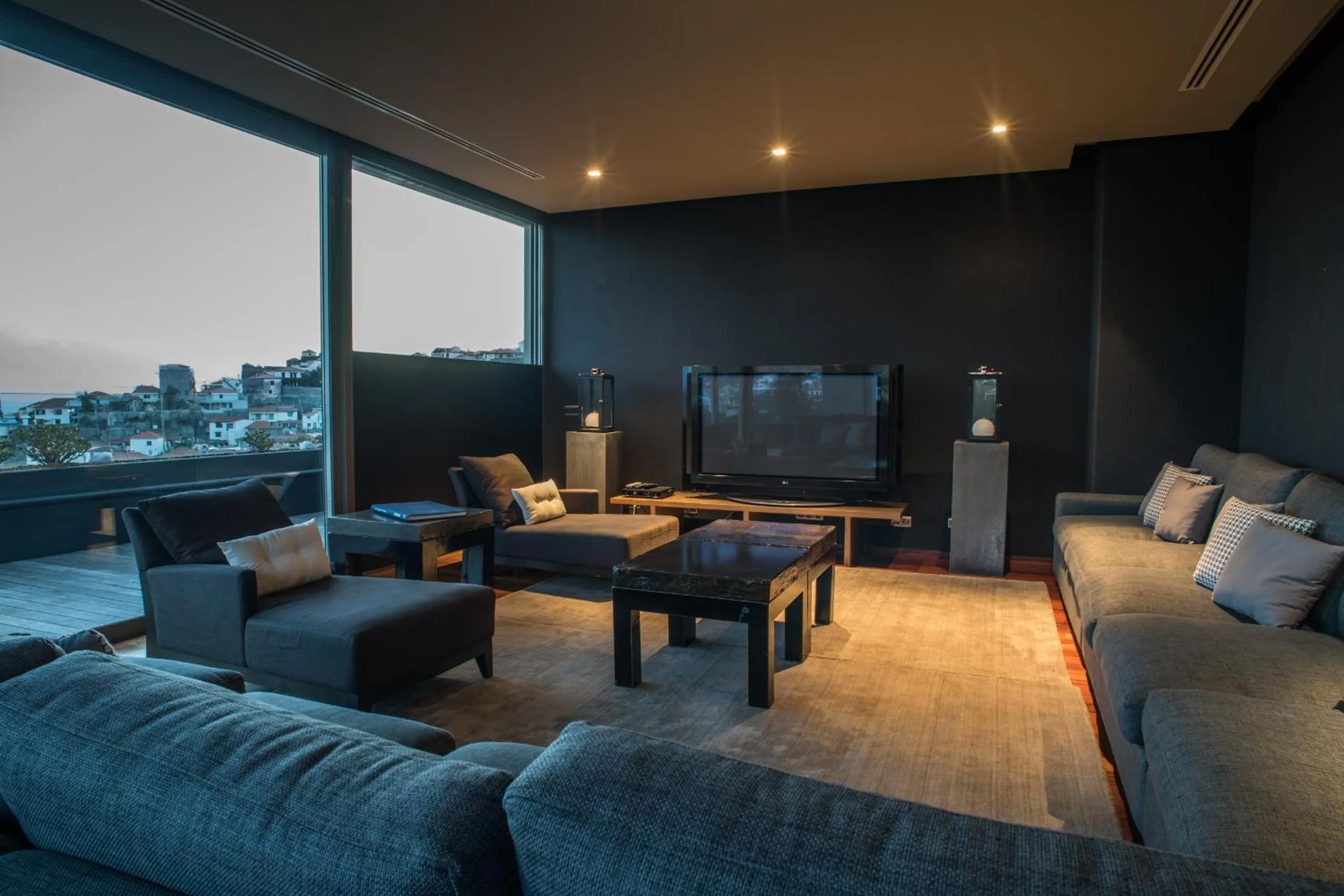 Communal lounge/ TV room in ARTS In Penthouse Apartments Til Sol
