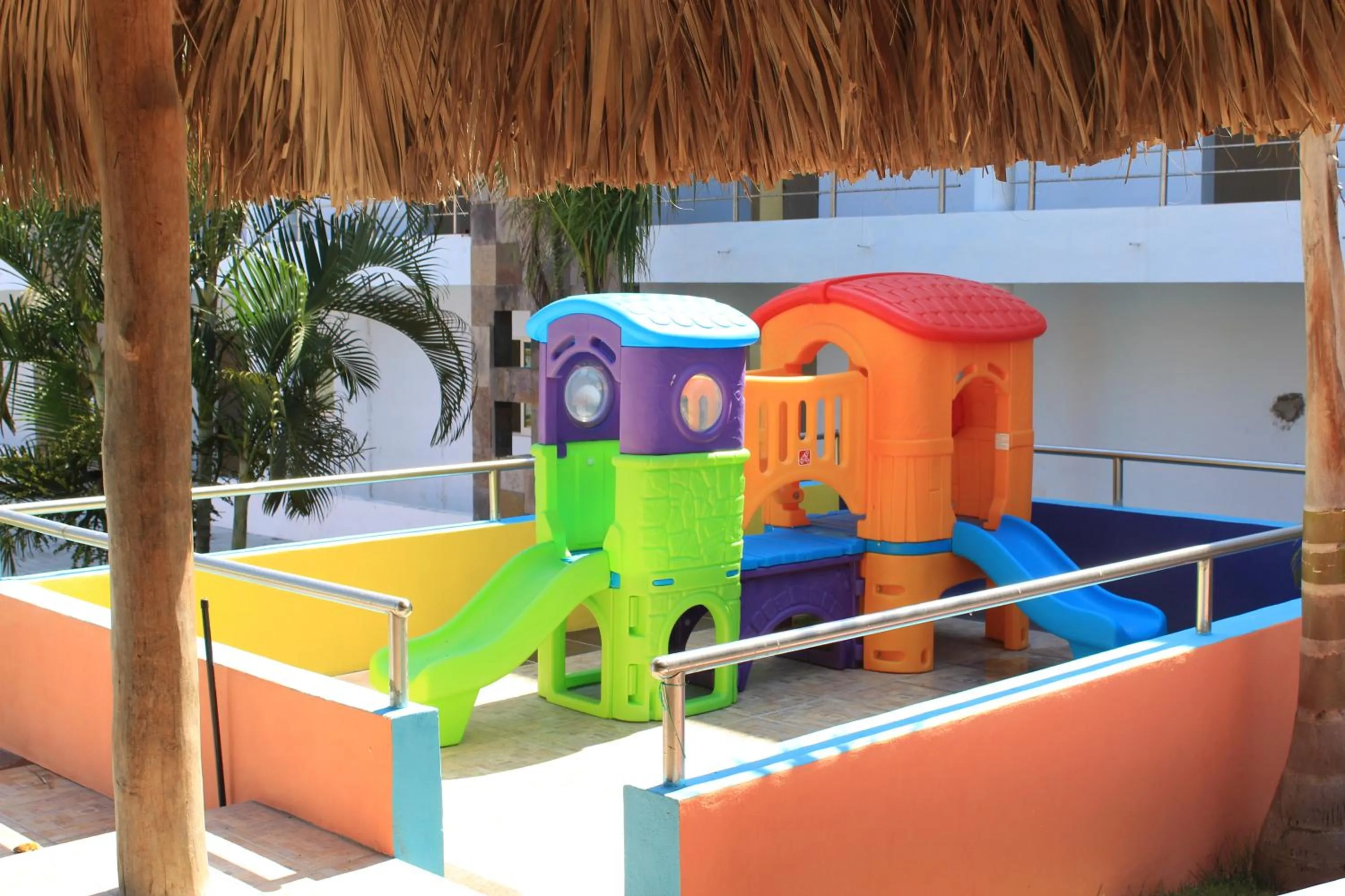 Property building in Miami Inn