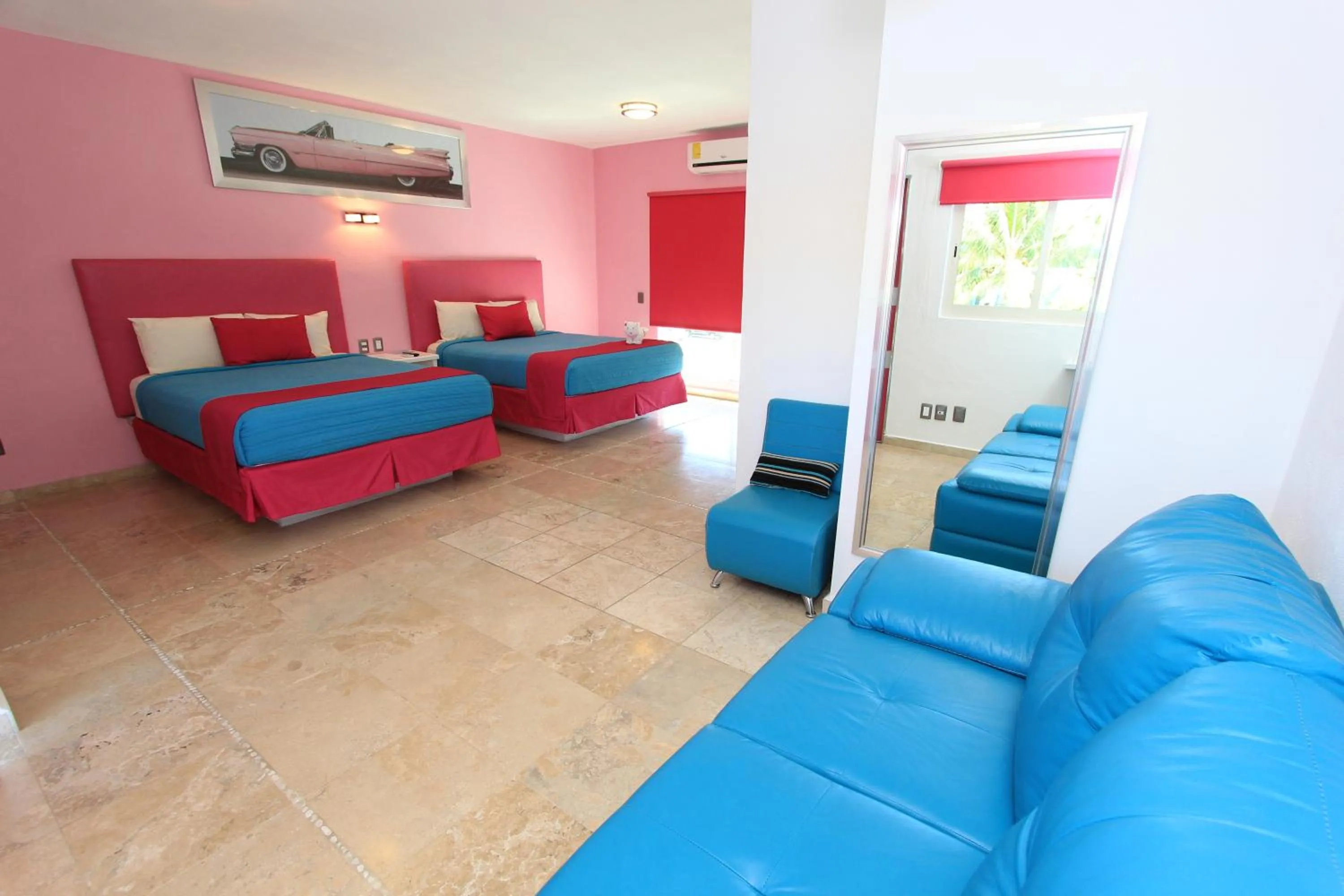 Living room in Miami Inn