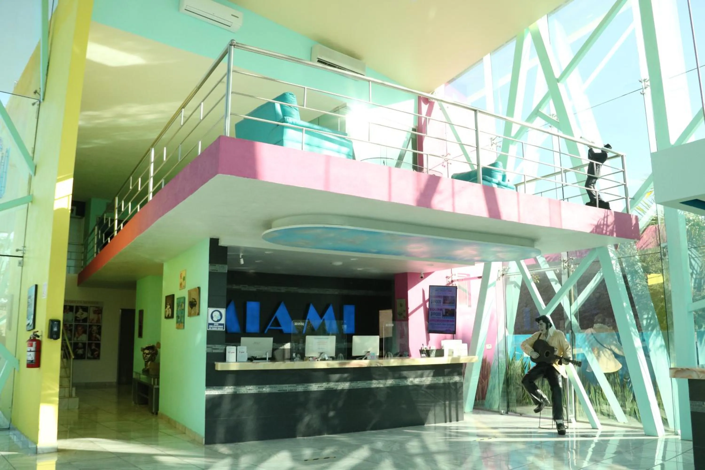 Lobby or reception in Miami Inn