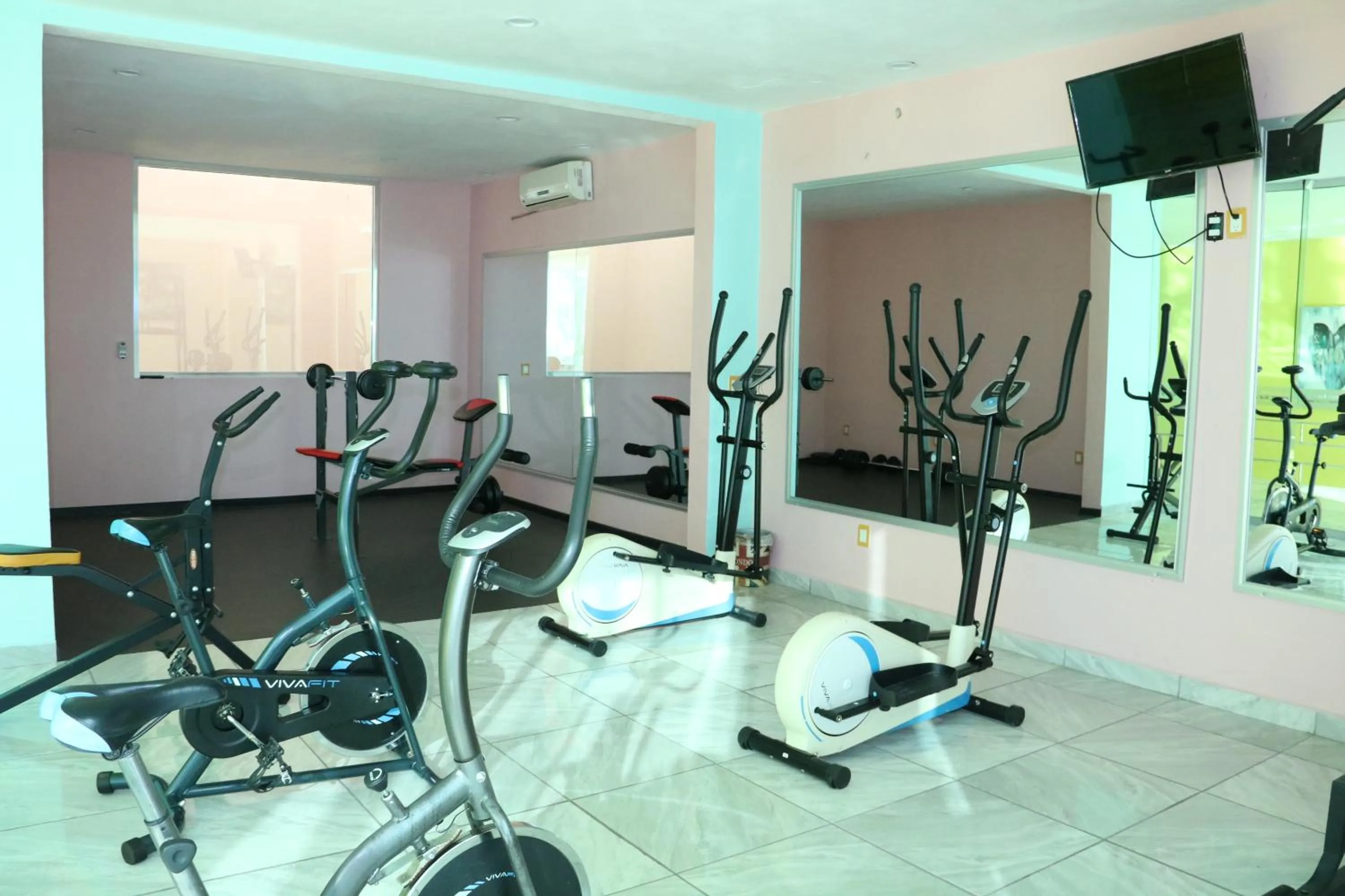Fitness centre/facilities in Miami Inn