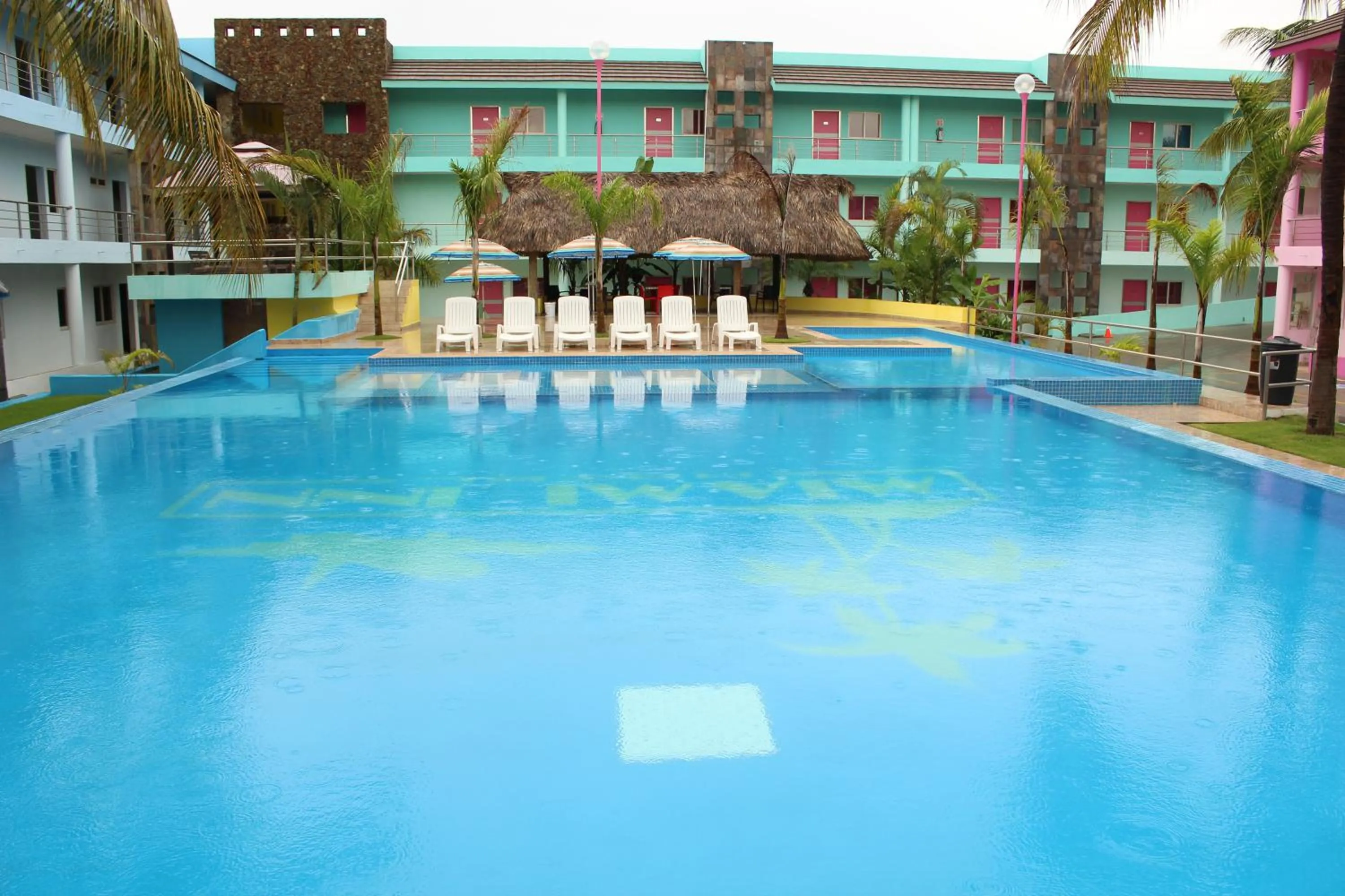 Swimming pool in Miami Inn