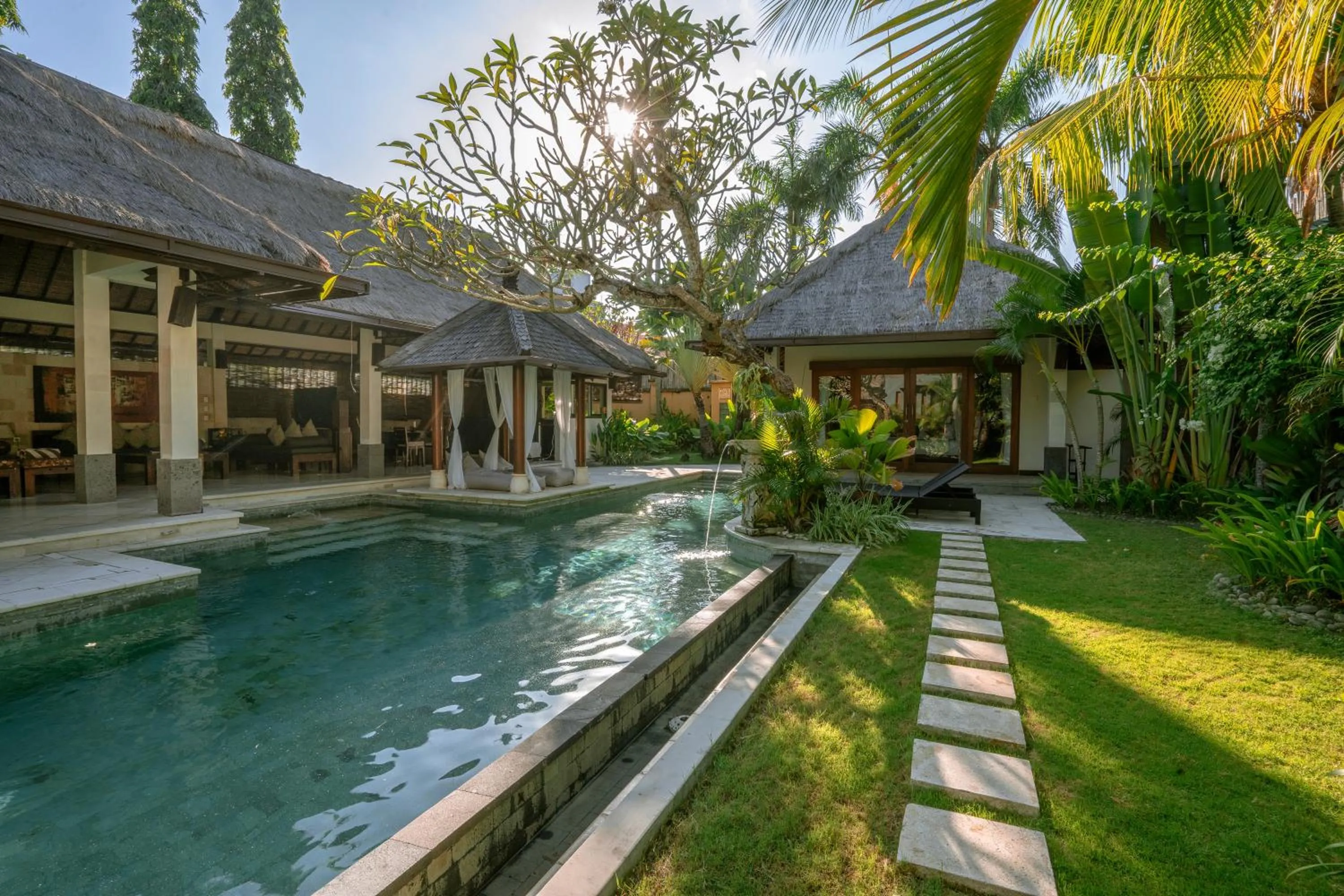 Garden in The Maya Seminyak Villas
