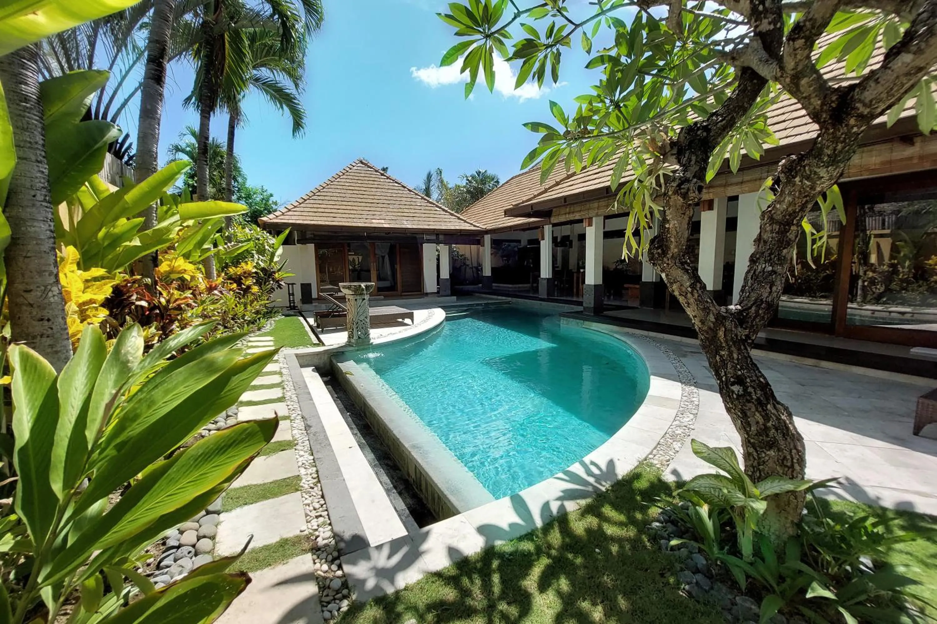 Garden view in The Maya Seminyak Villas