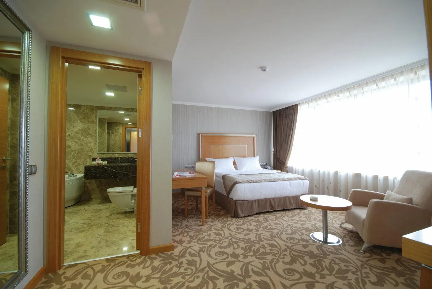 Bathroom in Ramada Plaza By Wyndham Kahramanmaras