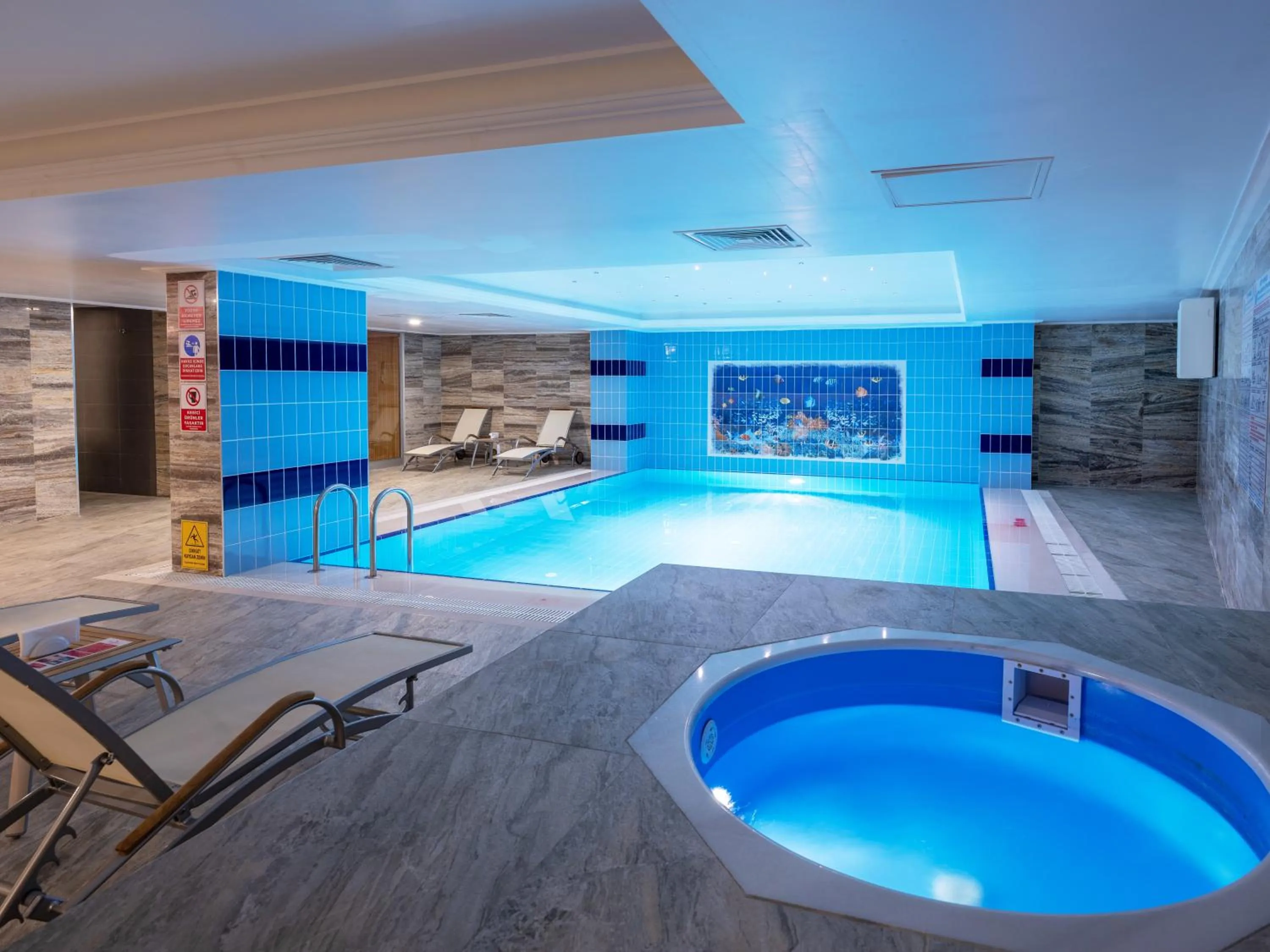 Swimming pool in Ramada Plaza By Wyndham Kahramanmaras