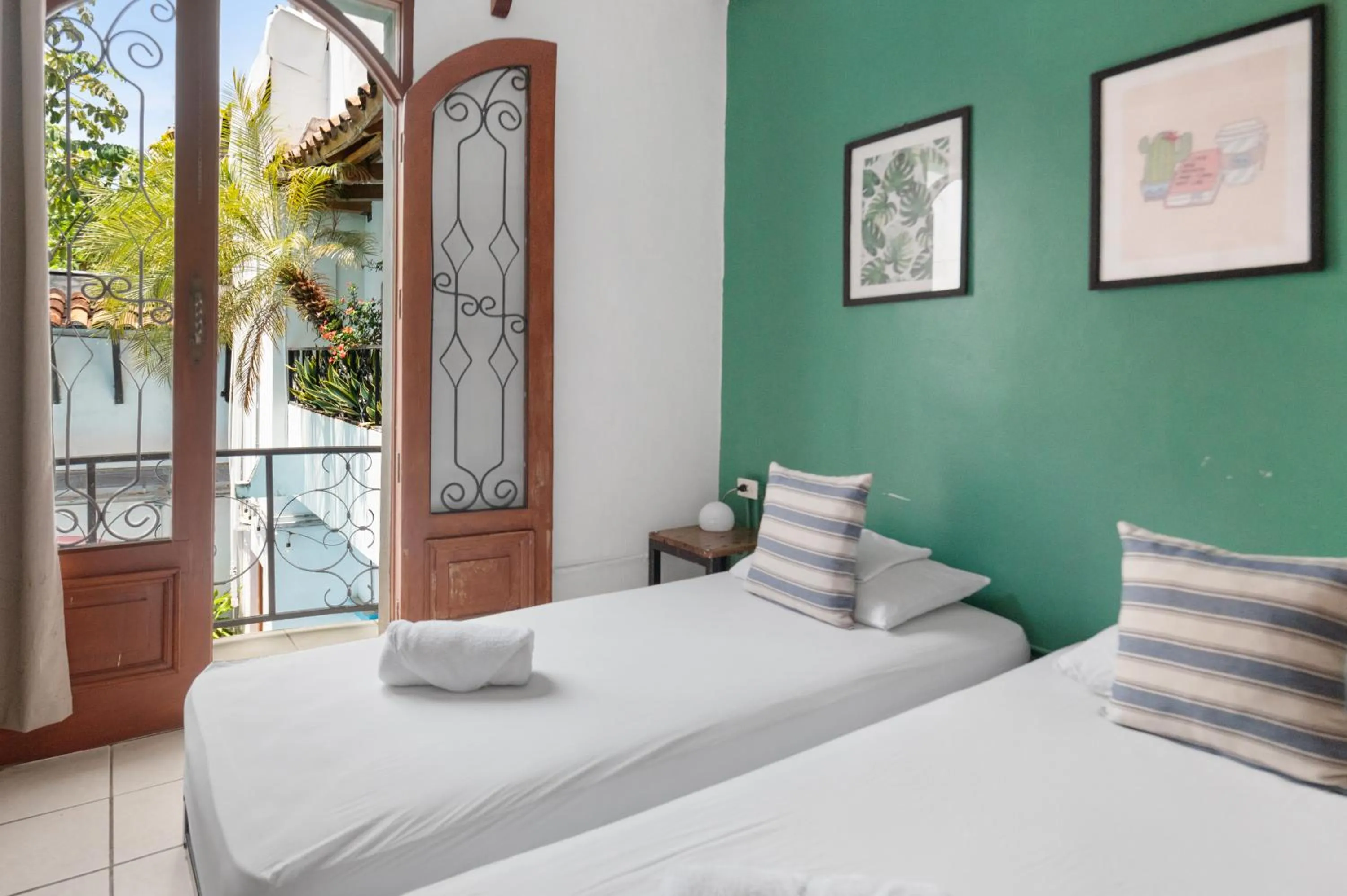 View (from property/room), Bed in Socialtel Granada