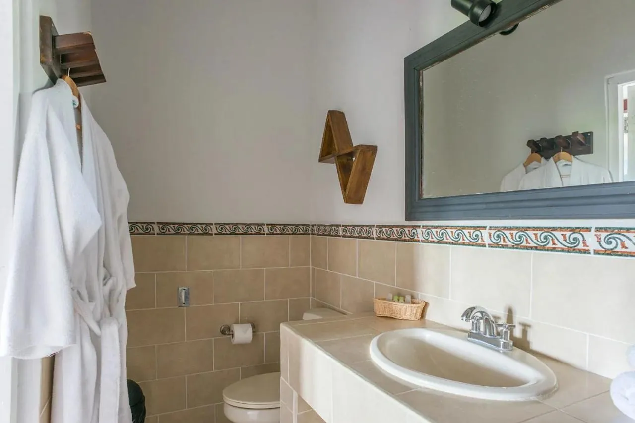 Shower in Selina Granada