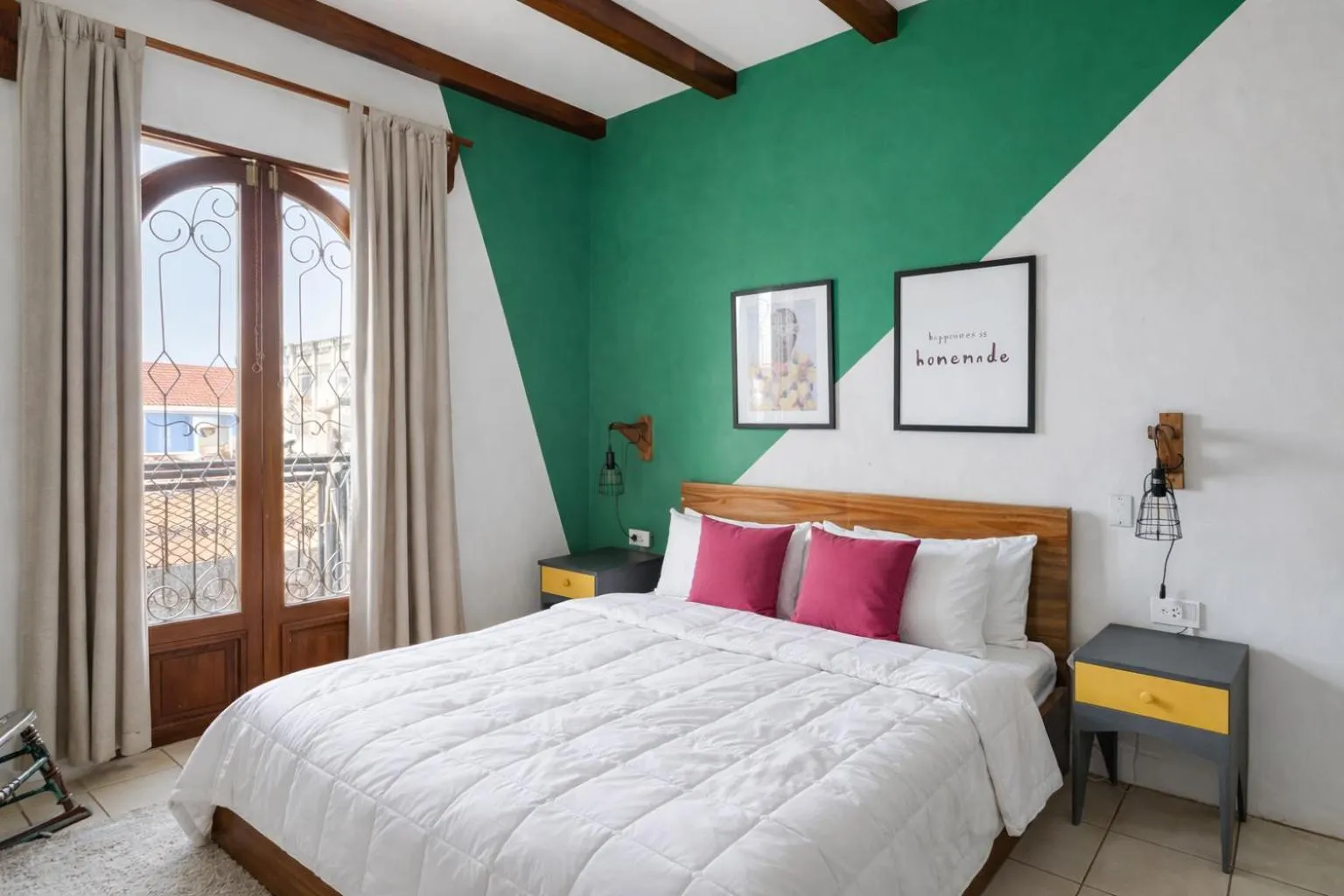 Bed in Socialtel Granada