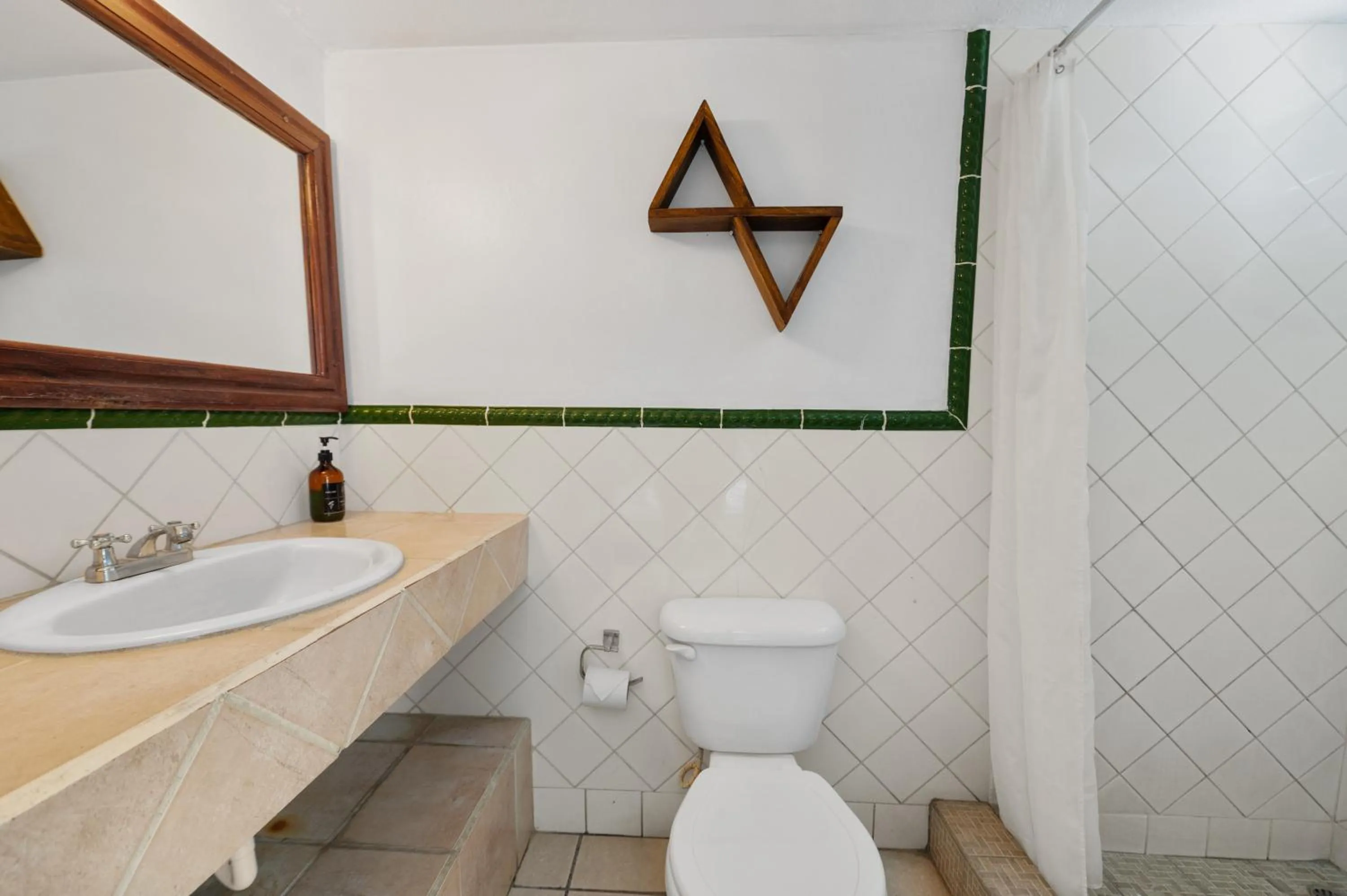 Bathroom in Socialtel Granada