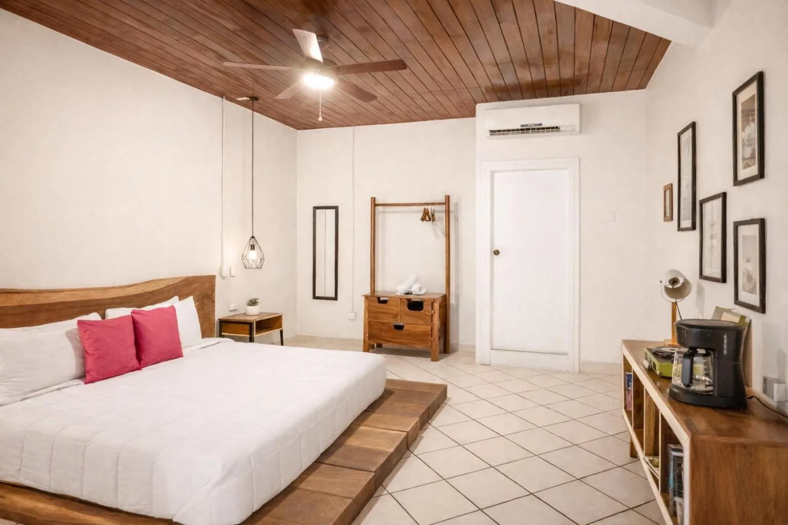 Bed in Socialtel Granada