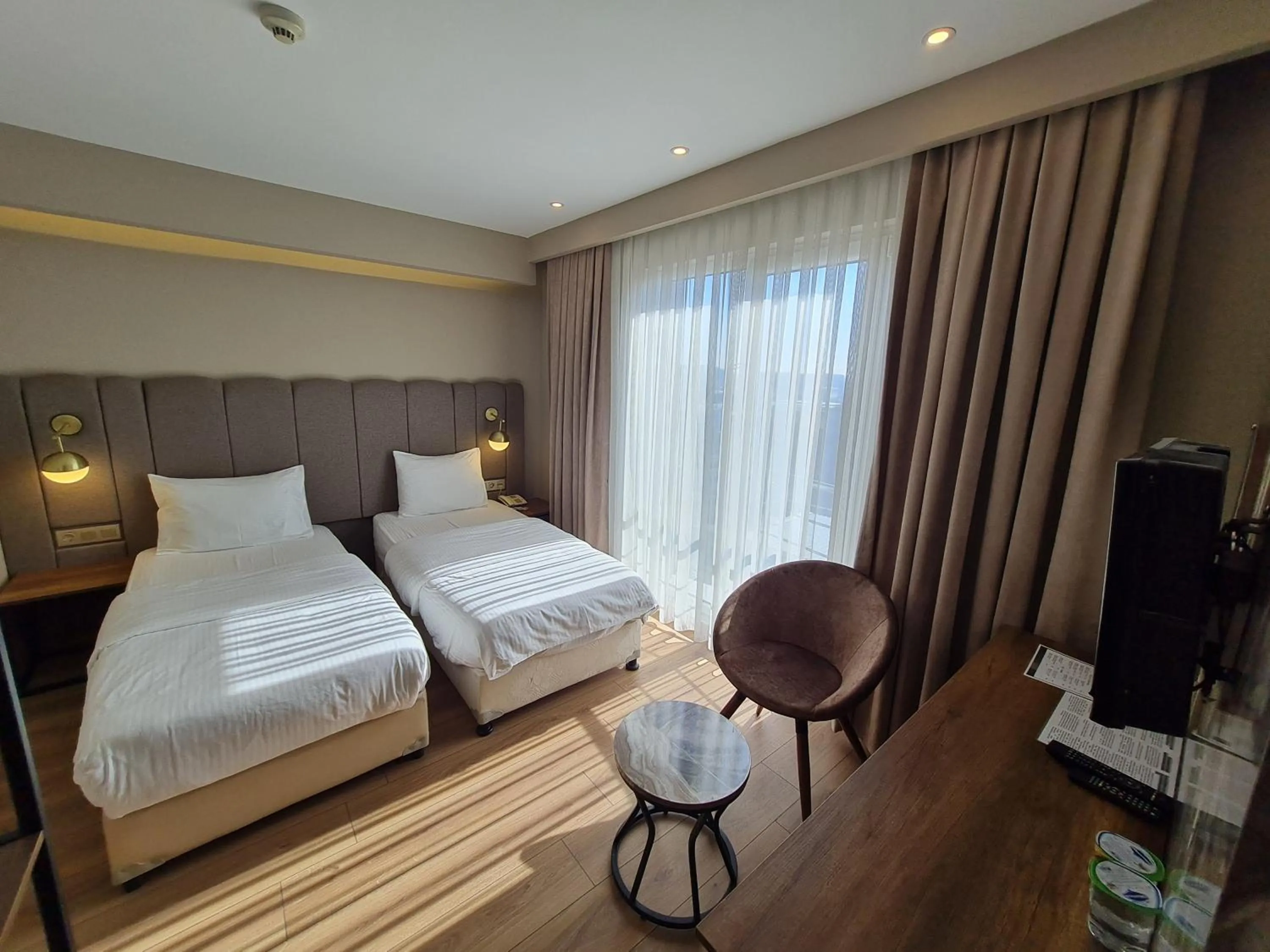 Photo of the whole room, Bed in Air Boss Istanbul Airport and Fair Hotel
