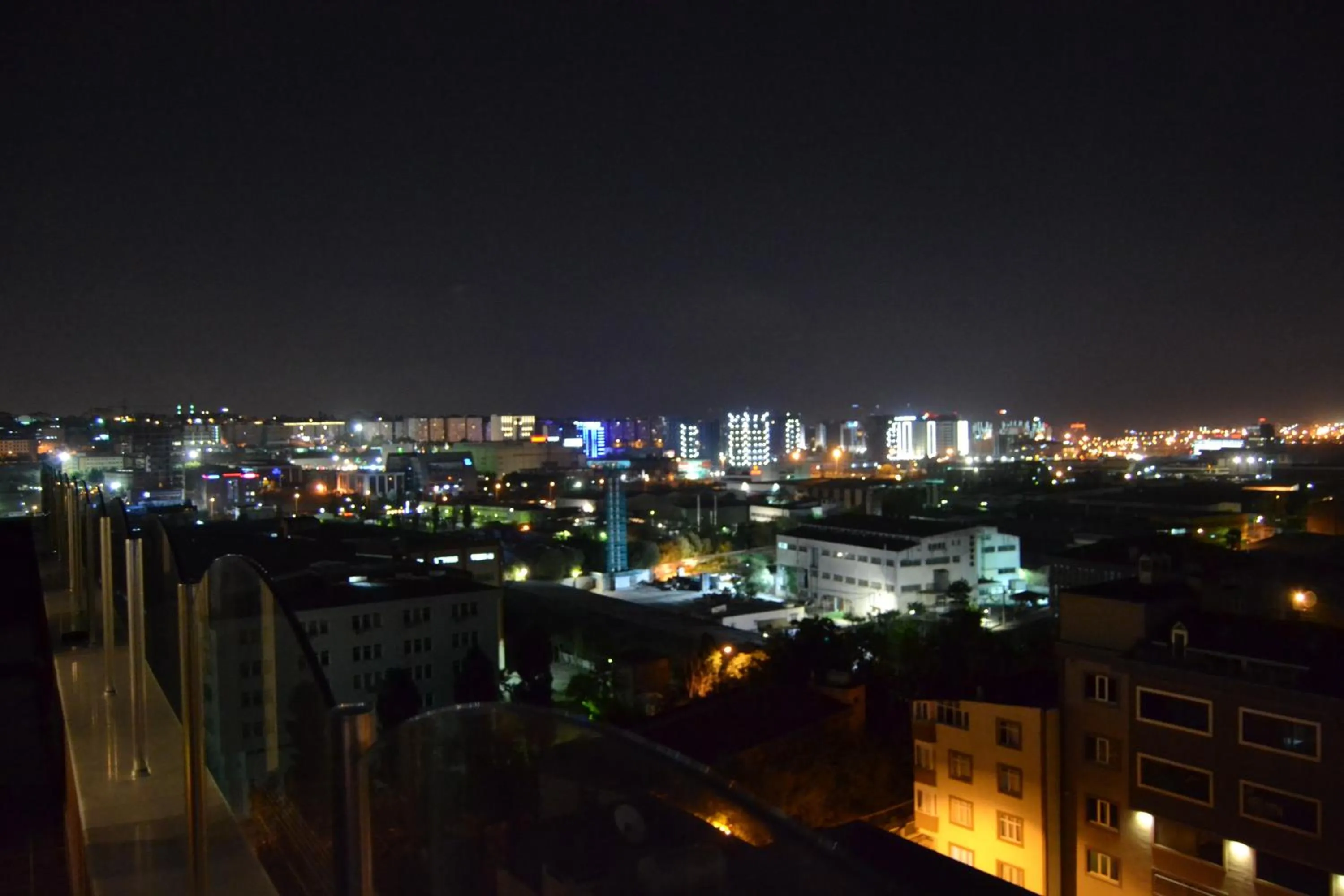 Restaurant/places to eat in Air Boss Istanbul Airport and Fair Hotel