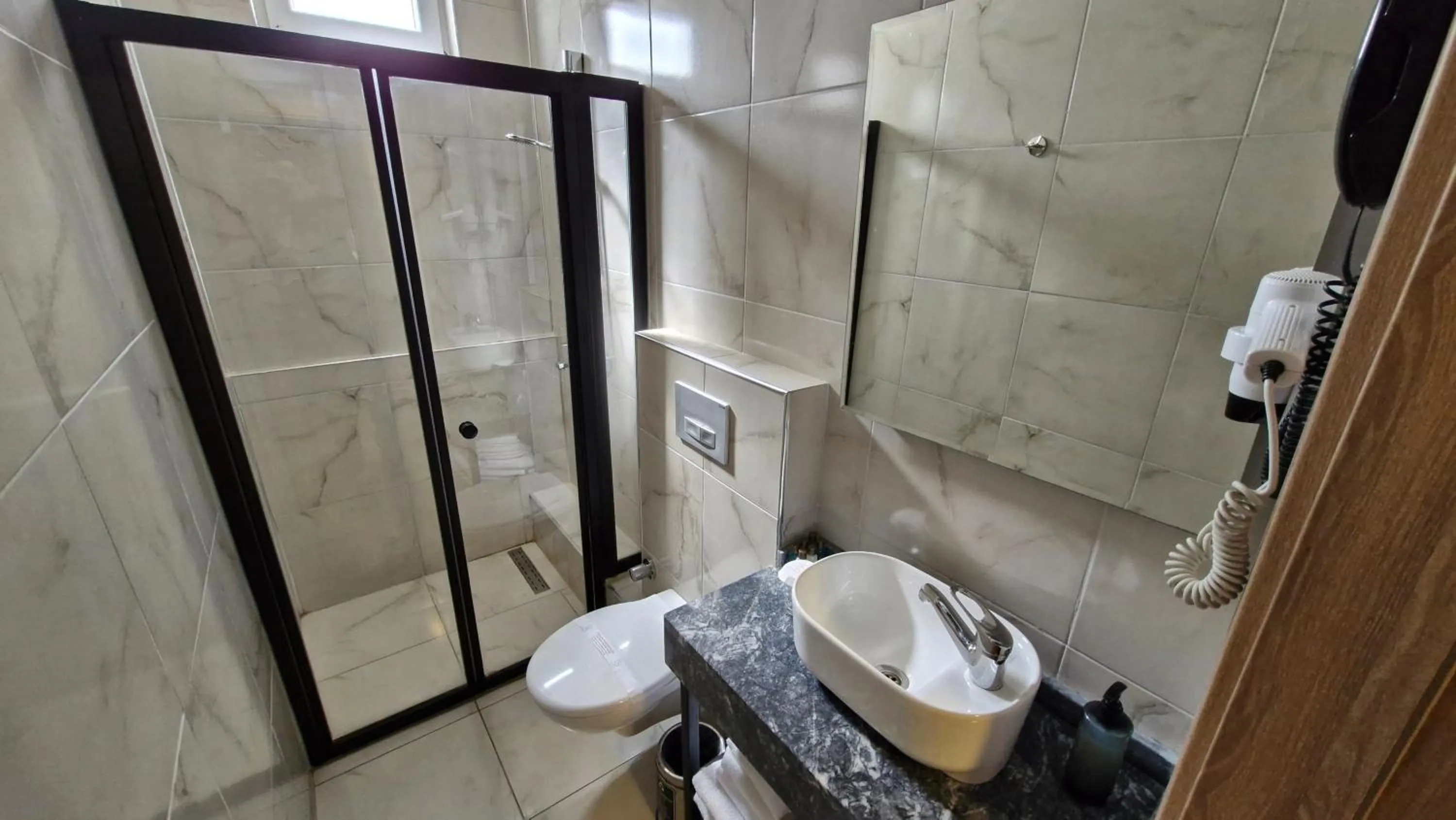 Bathroom in Air Boss Istanbul Airport and Fair Hotel