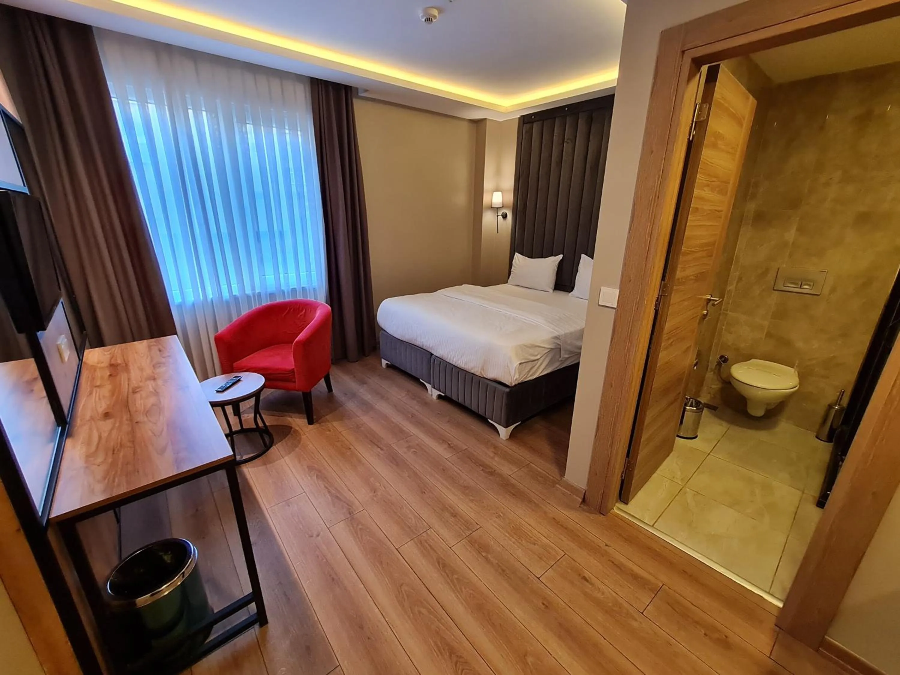 Photo of the whole room, Bed in Air Boss Istanbul Airport and Fair Hotel