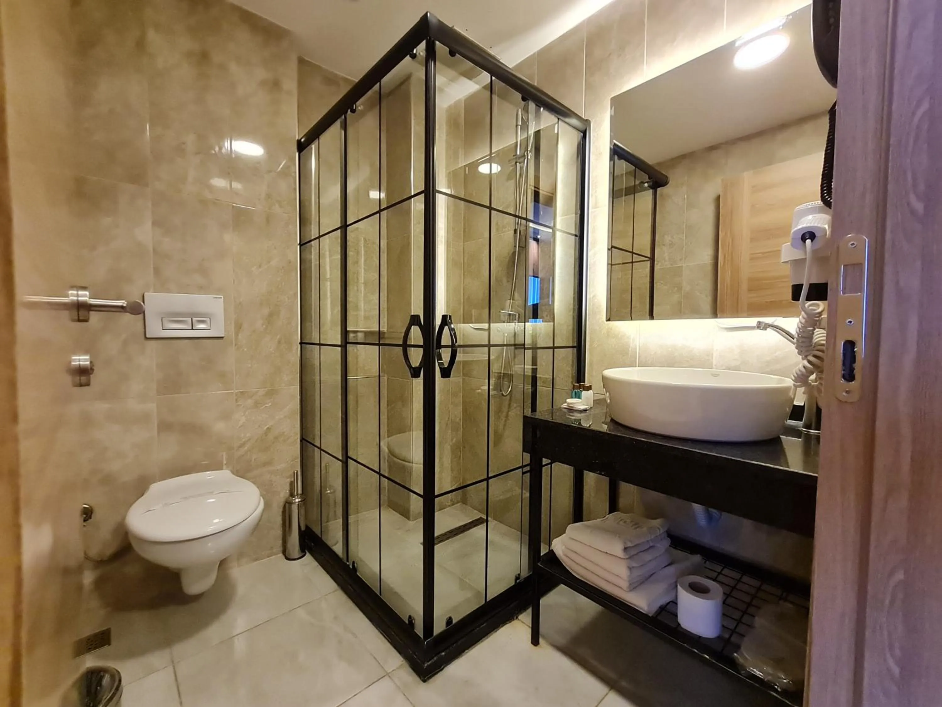 Bathroom in Air Boss Istanbul Airport and Fair Hotel