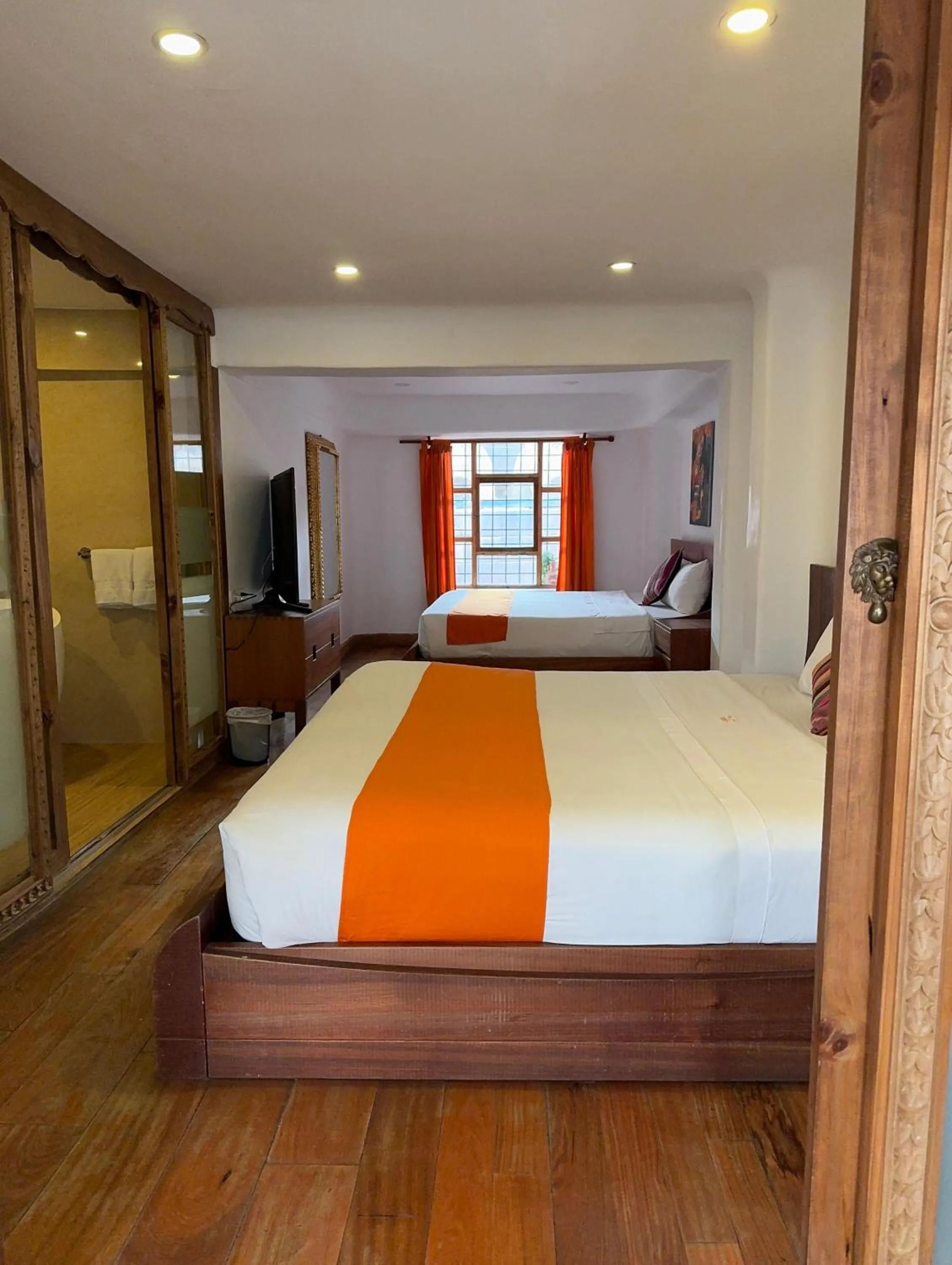 Photo of the whole room, Bed in Waman Qorikancha