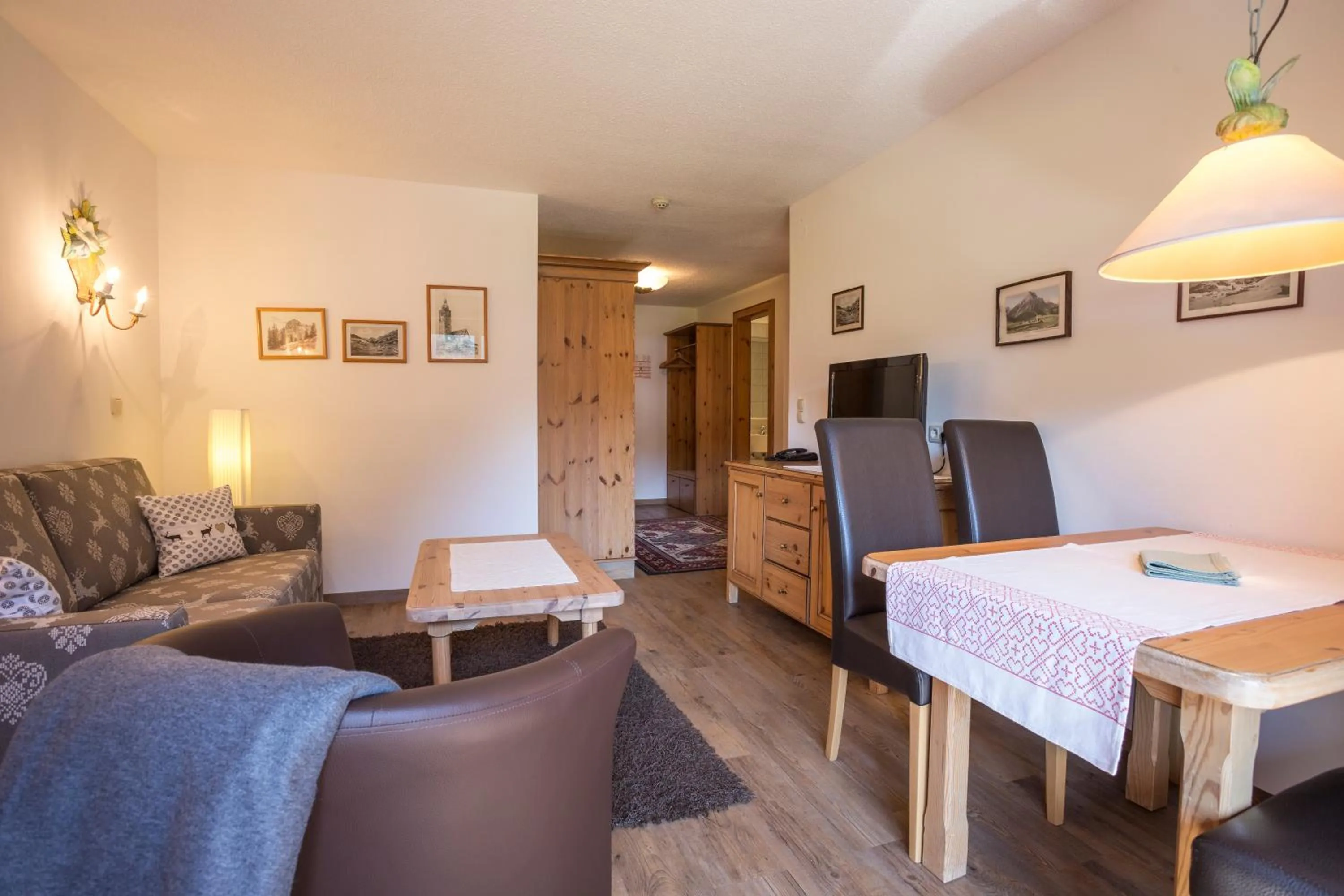 Dining area in Appartements Spullersee
