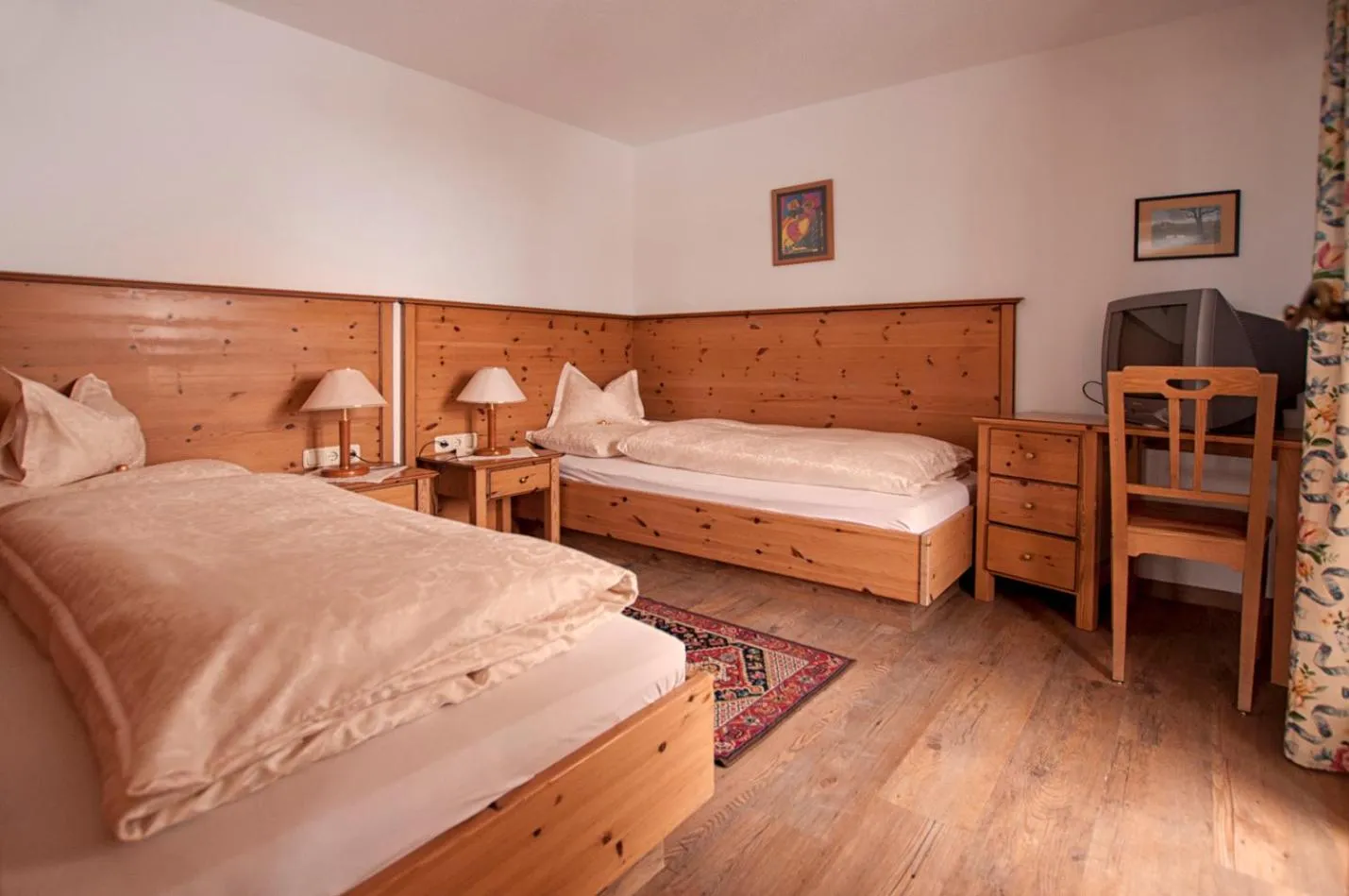 Bed in Appartements Spullersee