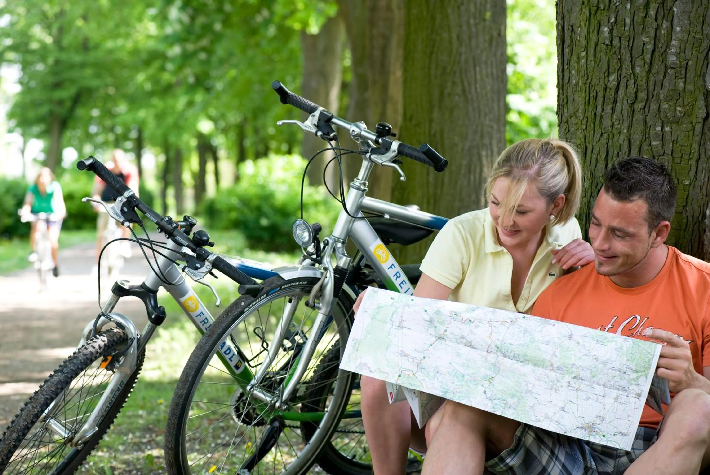 People in Frühstückshaus Wunderland