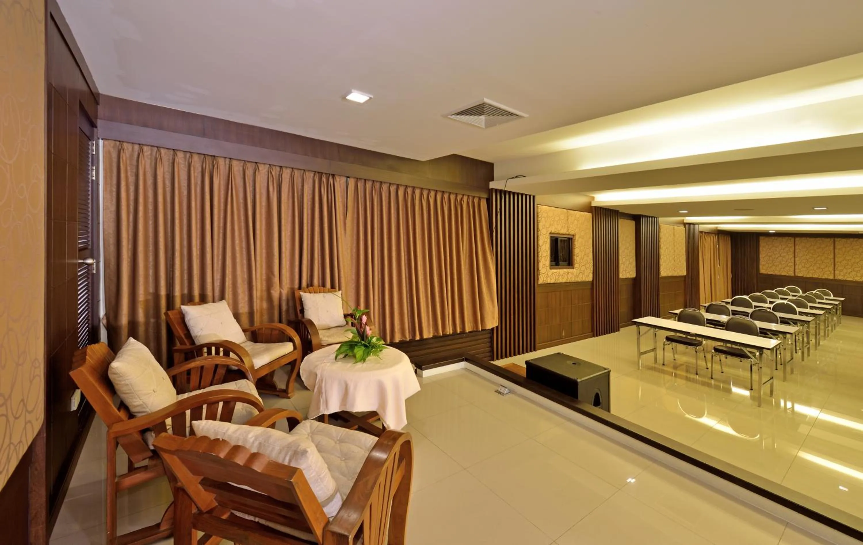 Business facilities in Srisuksant Resort