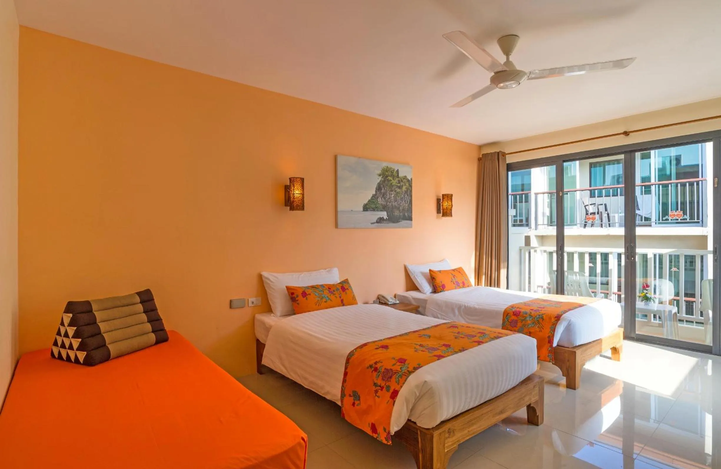 Bed in Srisuksant Resort