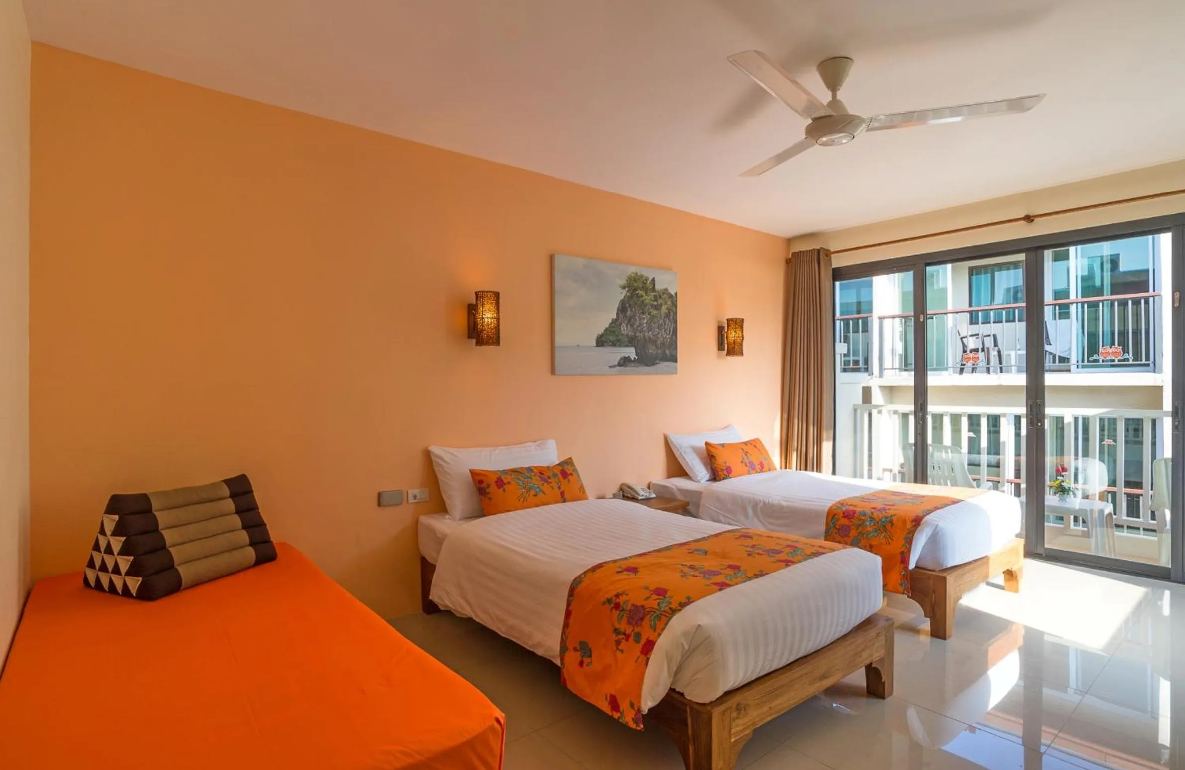 Photo of the whole room, Bed in Srisuksant Resort