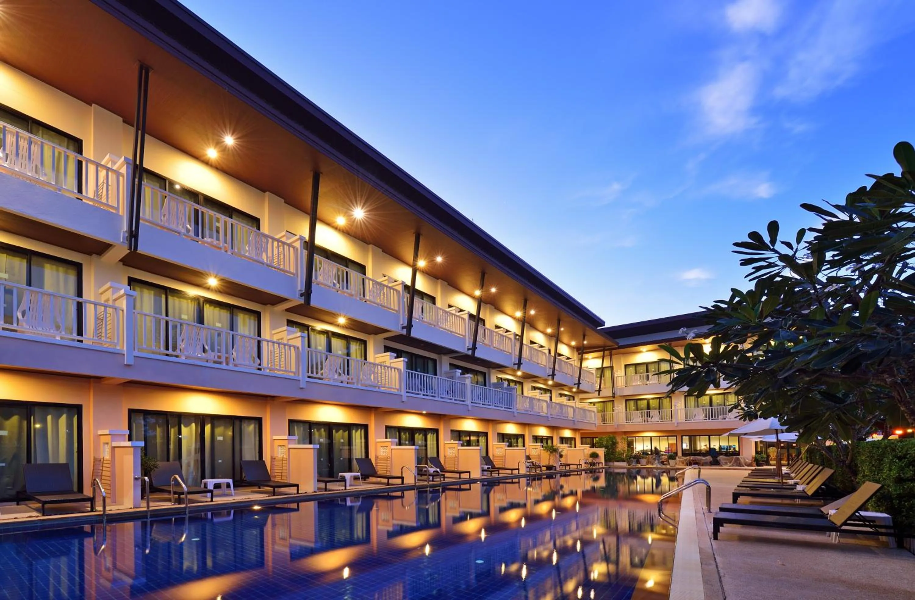 Swimming pool in Srisuksant Resort