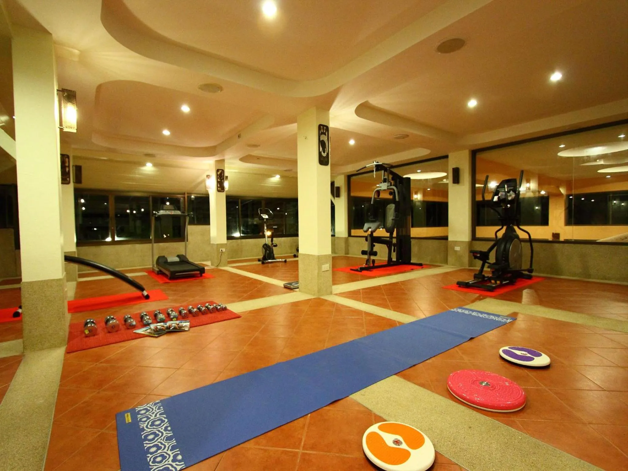Fitness centre/facilities in Srisuksant Resort