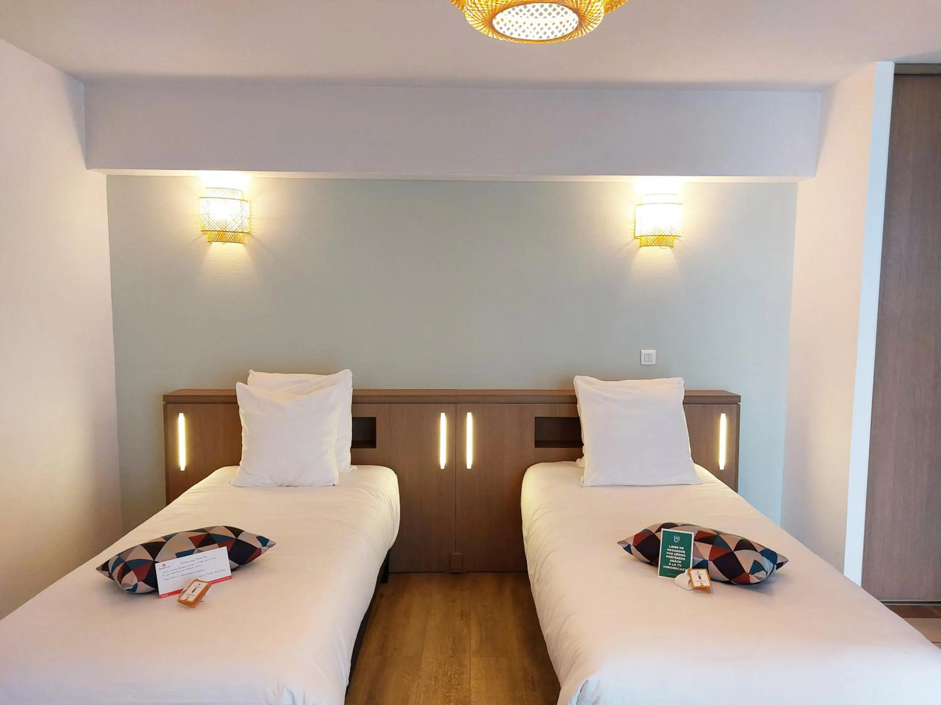 Bed in Appart'City Confort Pau Centre