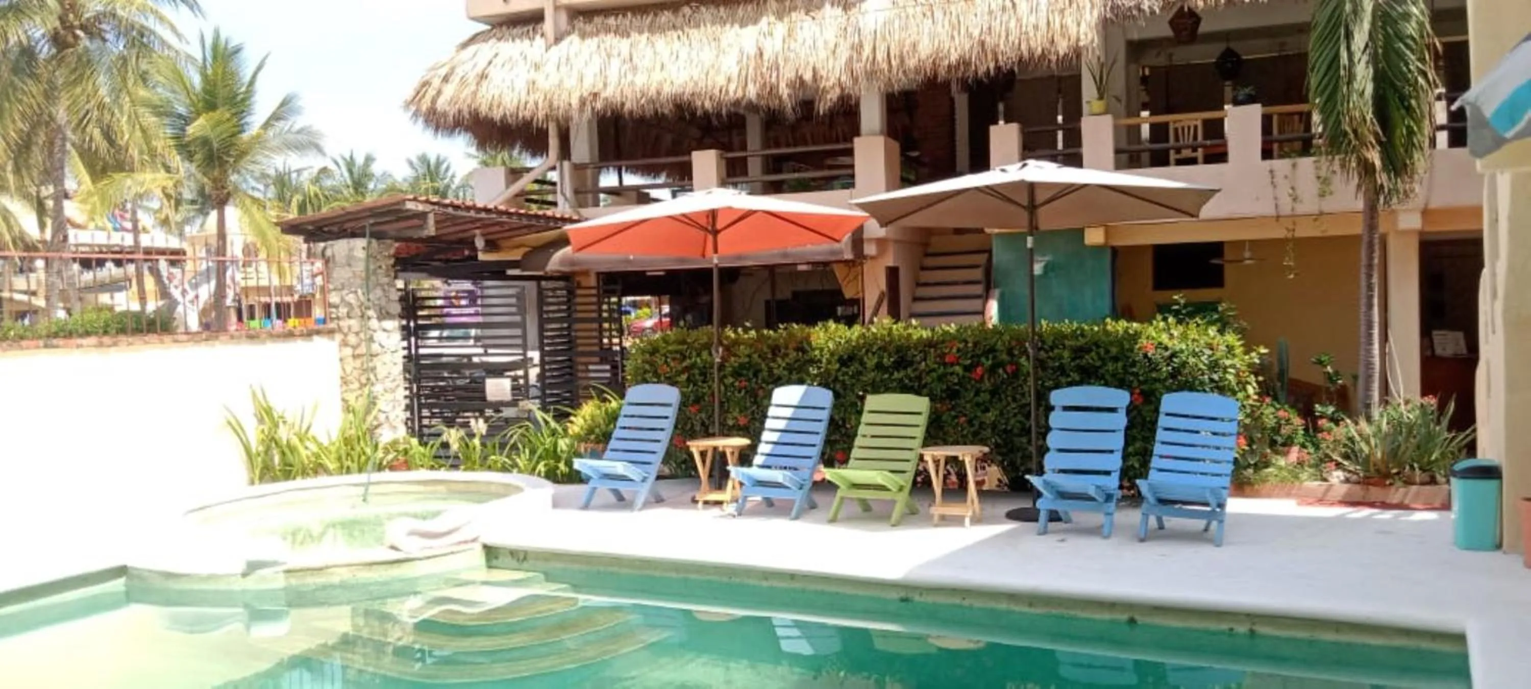 Swimming pool in Hotel Papaya Surf