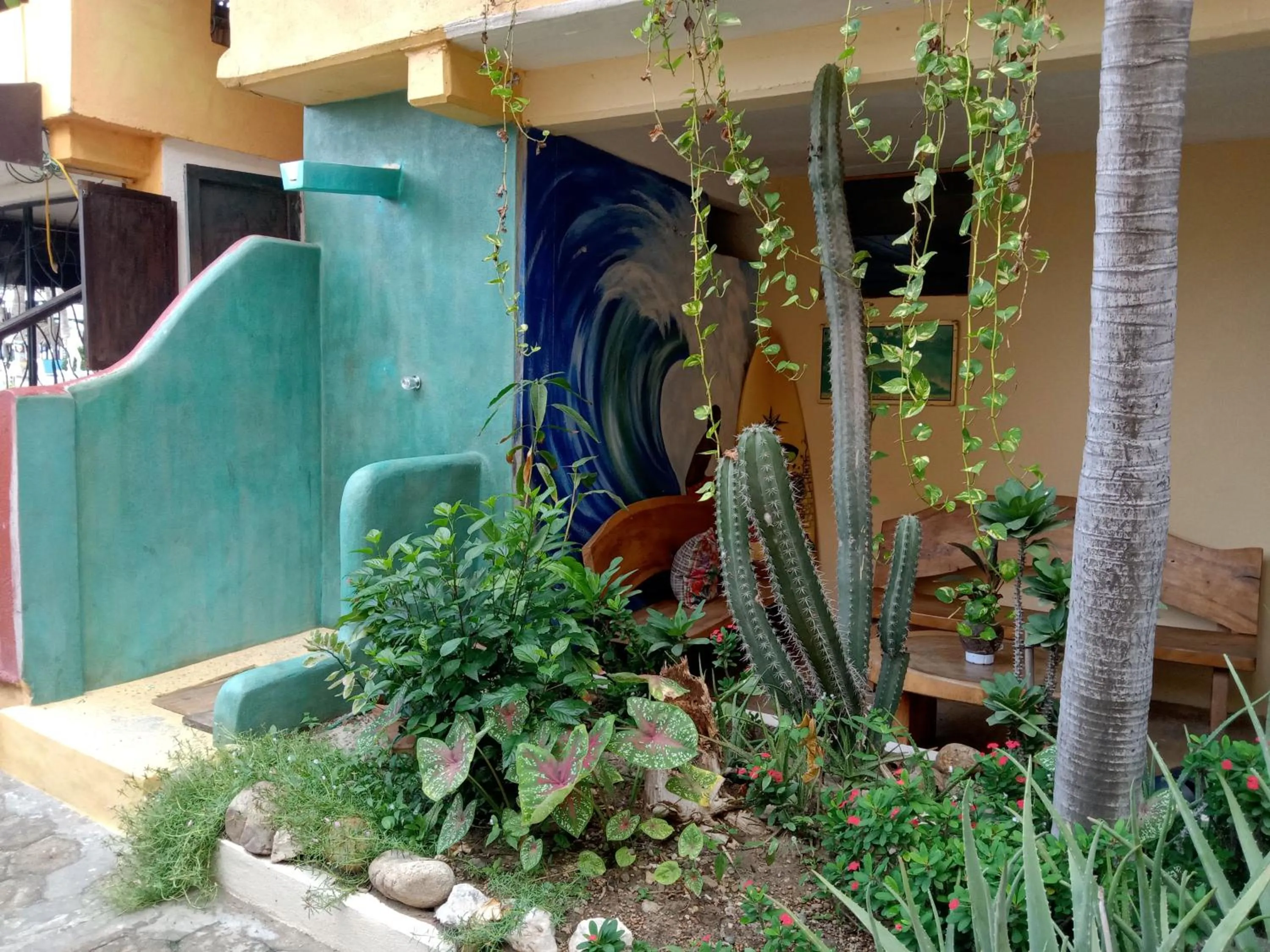 Shower in Hotel Papaya Surf
