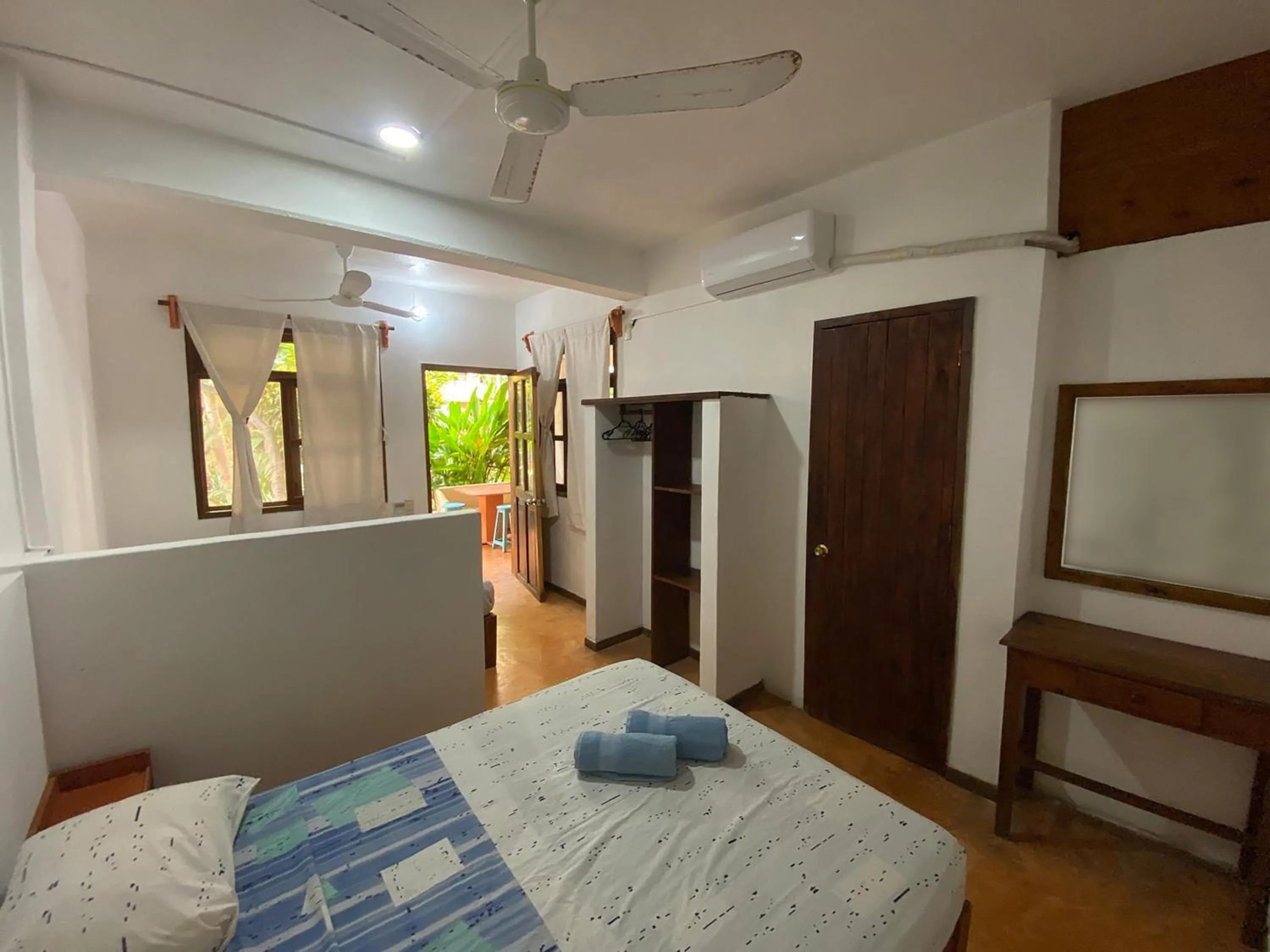 Bed in Hotel Papaya Surf