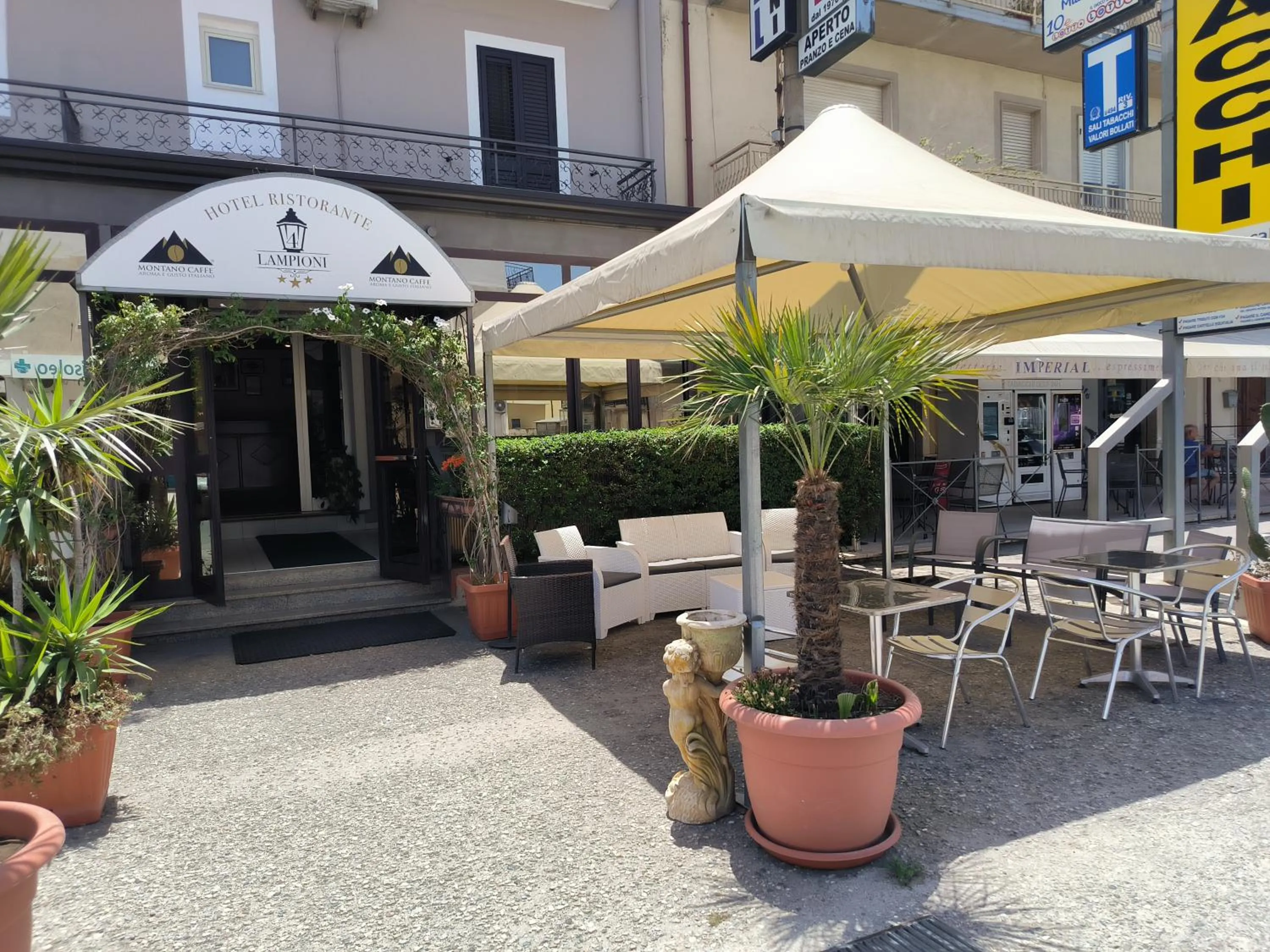 Property building in Hotel 4 Lampioni