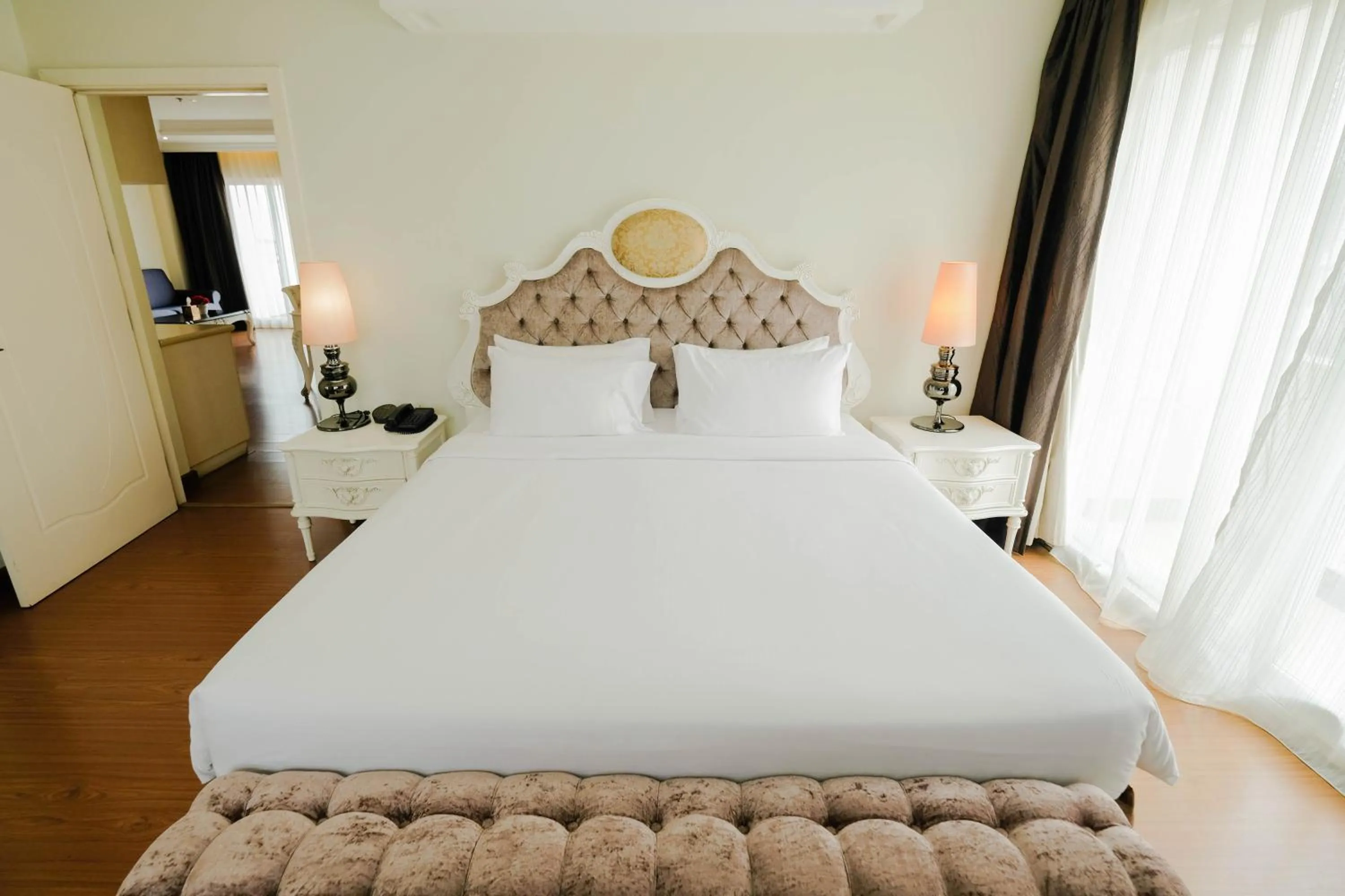 Kitchen or kitchenette, Bed in LK Miracle Suite - SHA Extra Plus