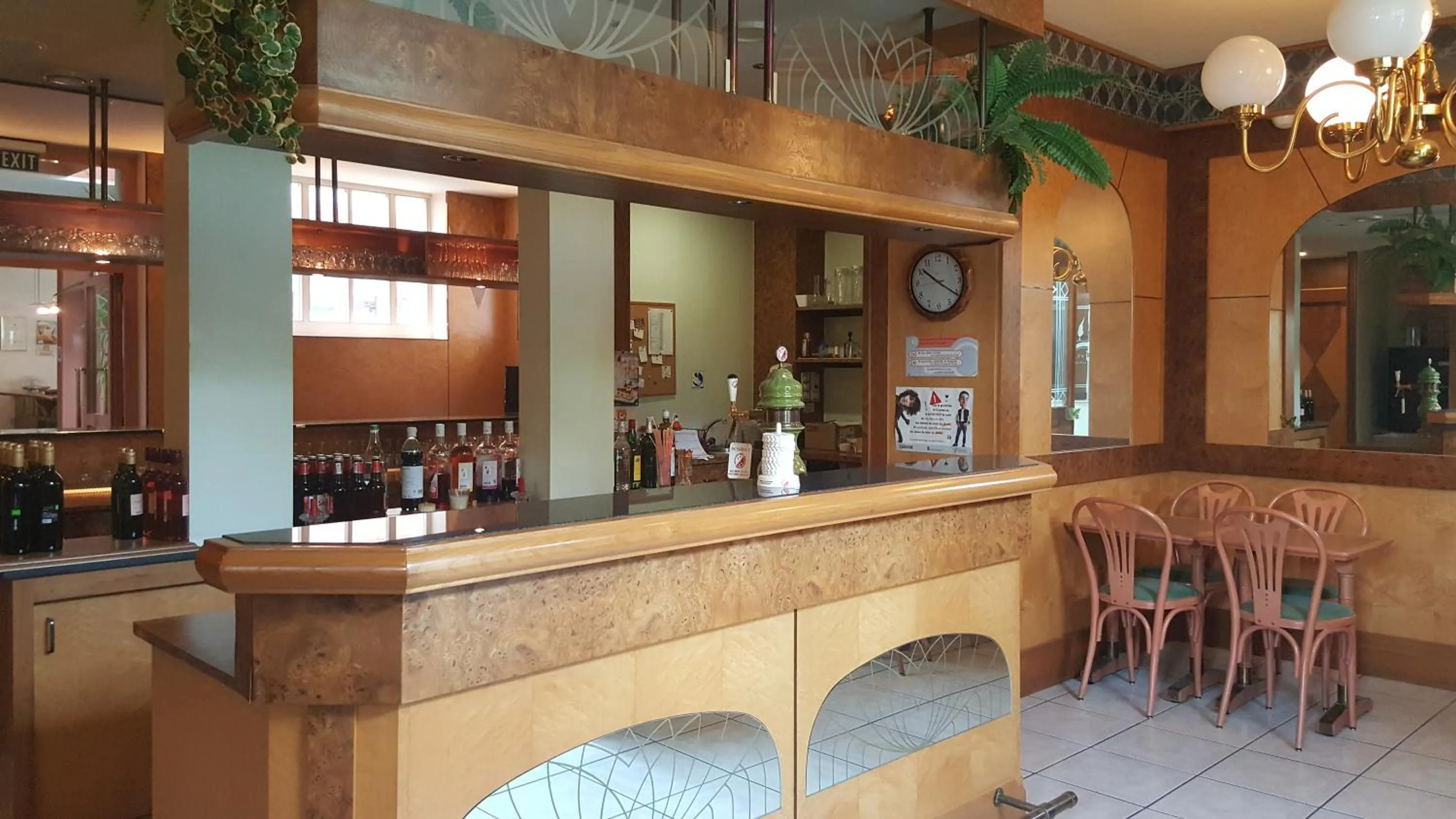 Lounge or bar in Hôtel les Berges