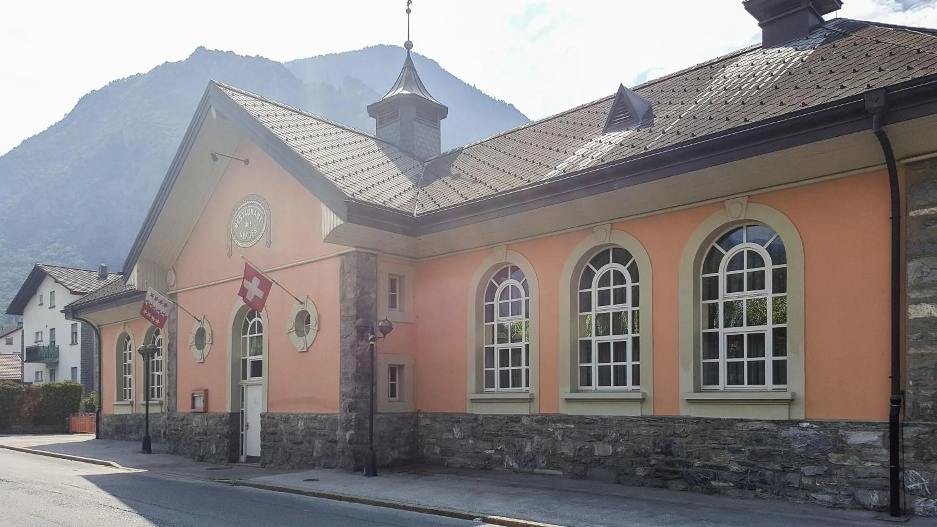 Facade/entrance in Hôtel les Berges