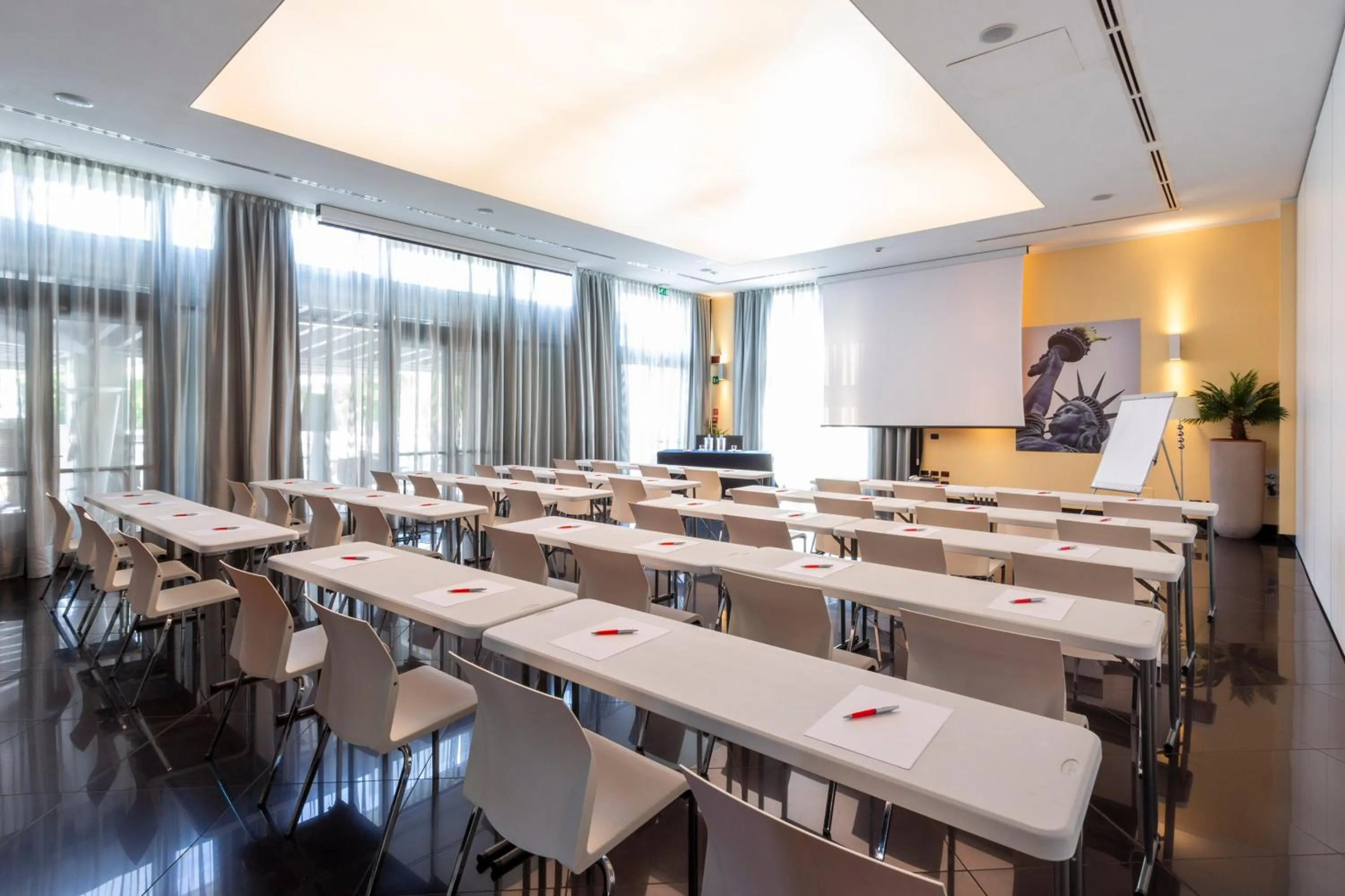 Meeting/conference room in Amatì Design Green Hotel