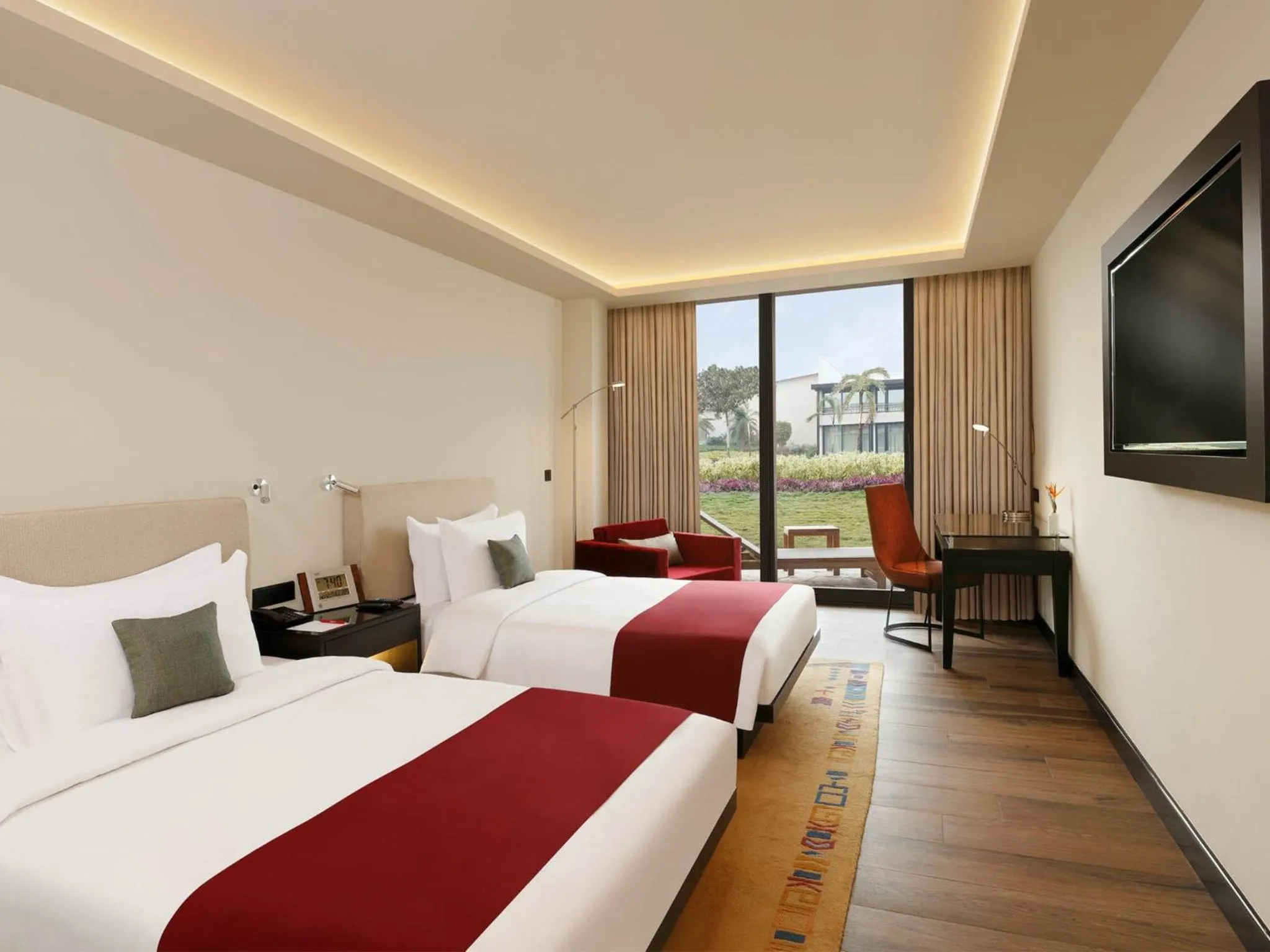 Garden view, Bed in Tiger Palace By Soaltee