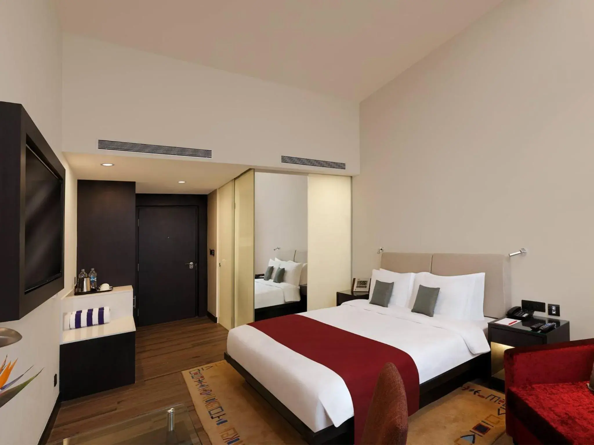 Deluxe King Room - single occupancy in Tiger Palace By Soaltee Deluxe King Room - single occupancy in Tiger Palace By Soaltee