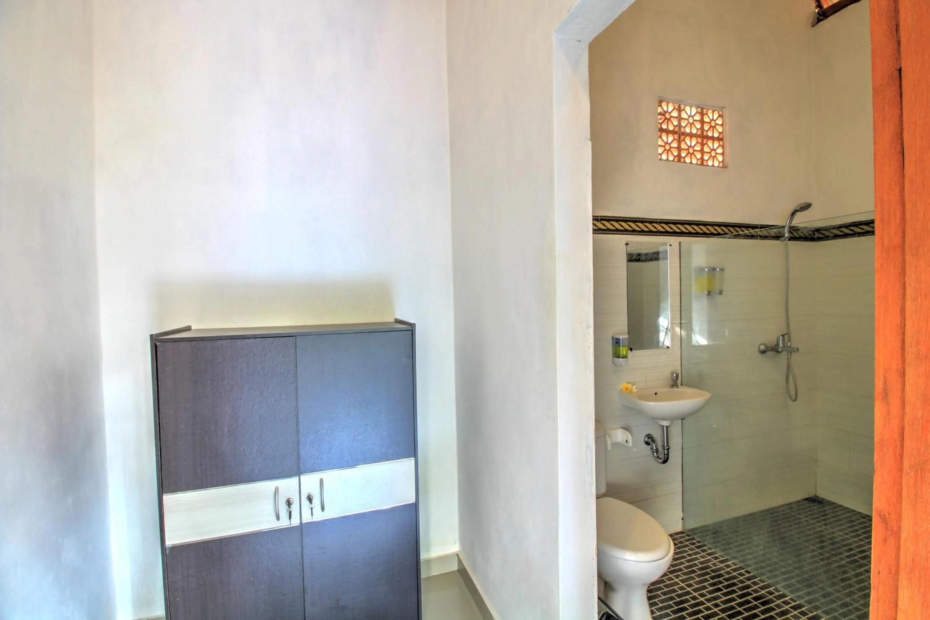 Shower in Saren Villa