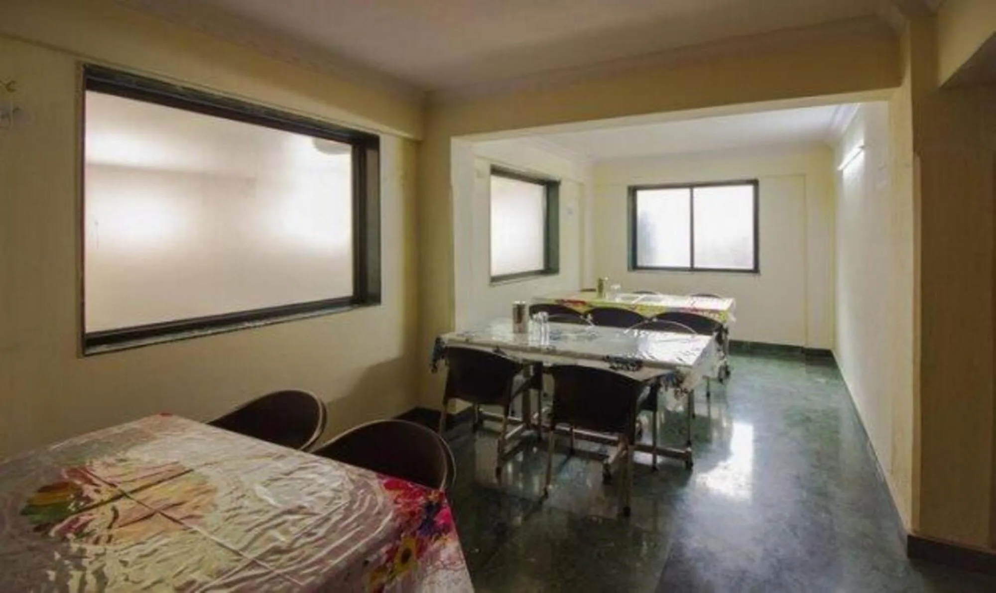 Restaurant/places to eat, Bed in FabHotel East Field Homes