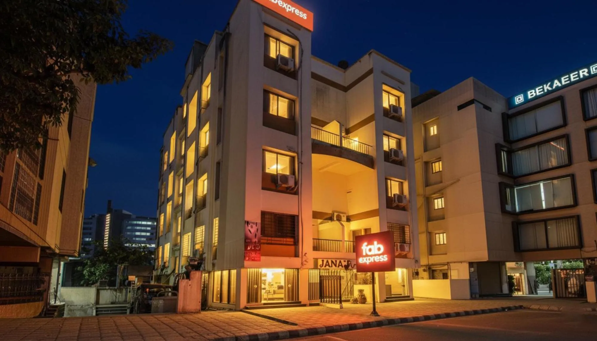 FabHotel East Field Homes