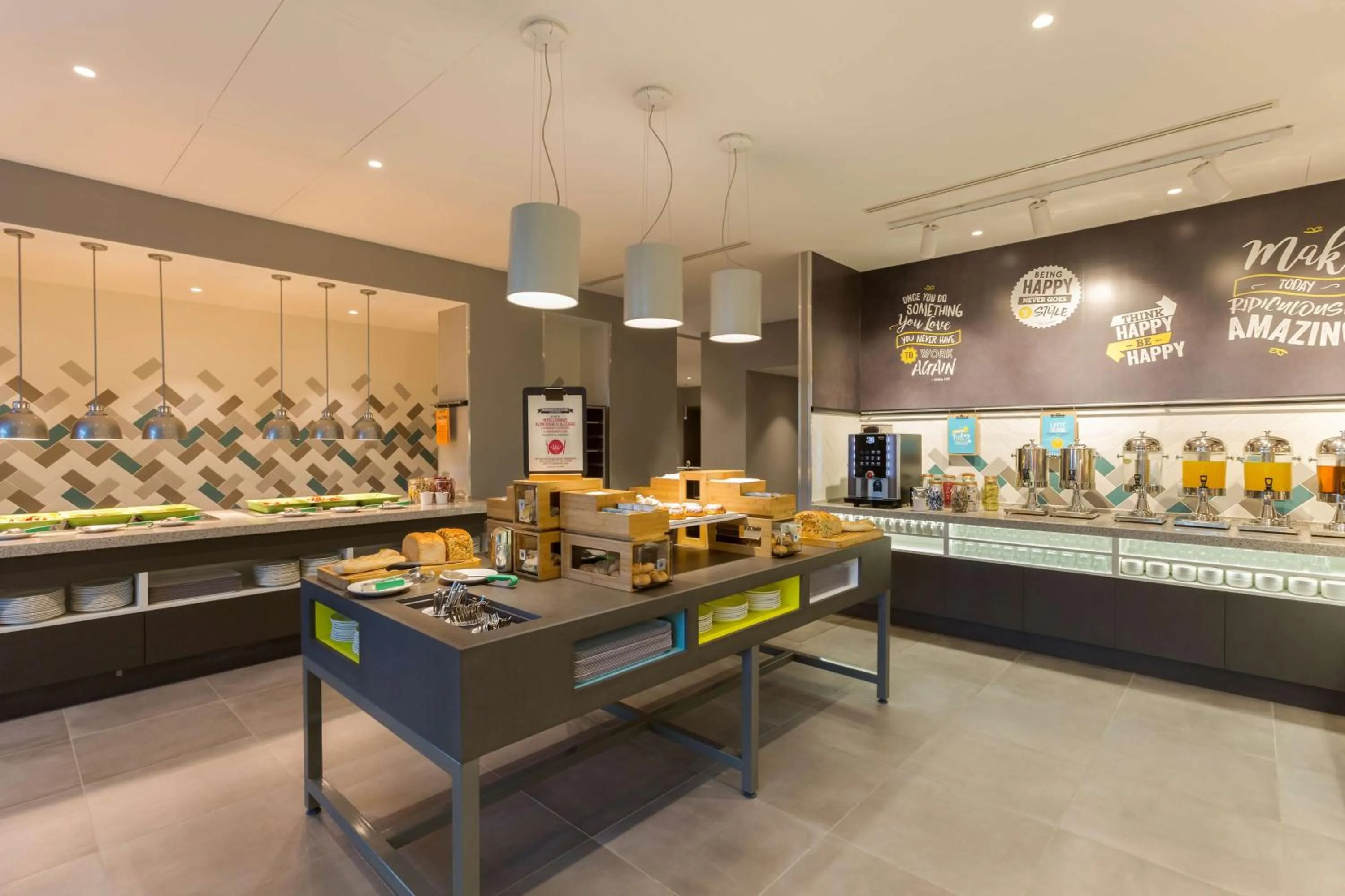 Dining area in Hampton By Hilton Rome East