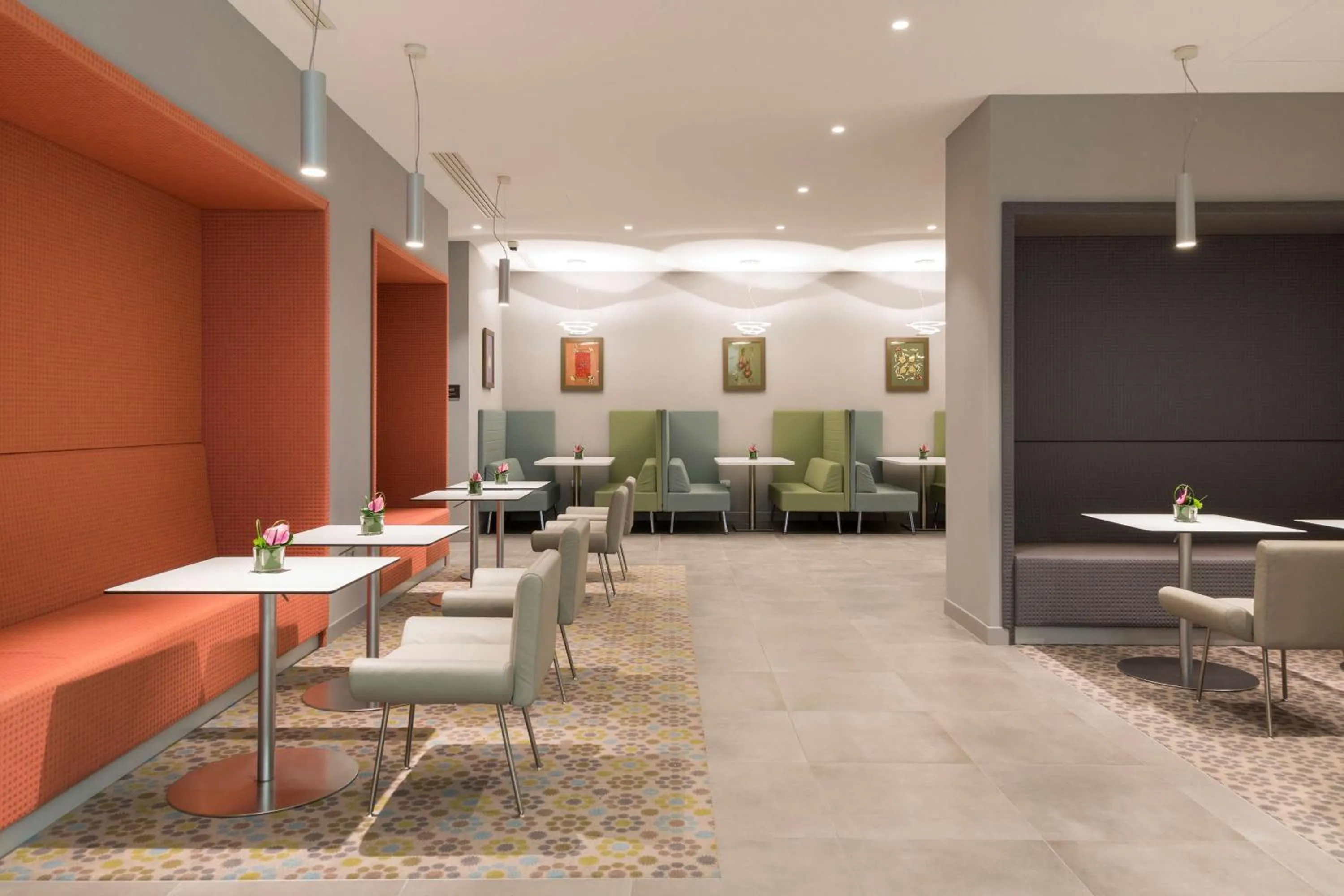 Dining area in Hampton By Hilton Rome East