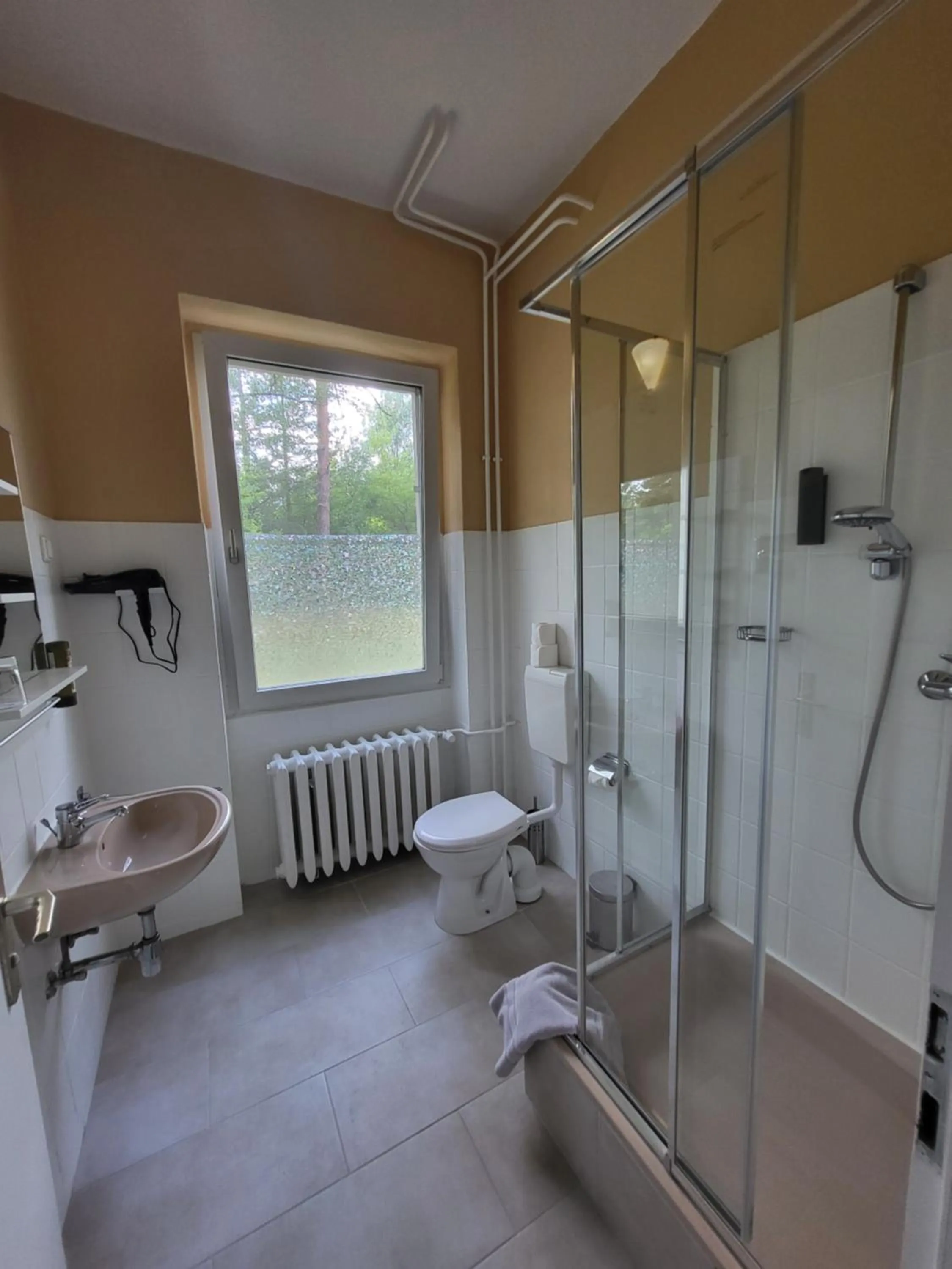 Bathroom in Hotel Waldhaus Prieros