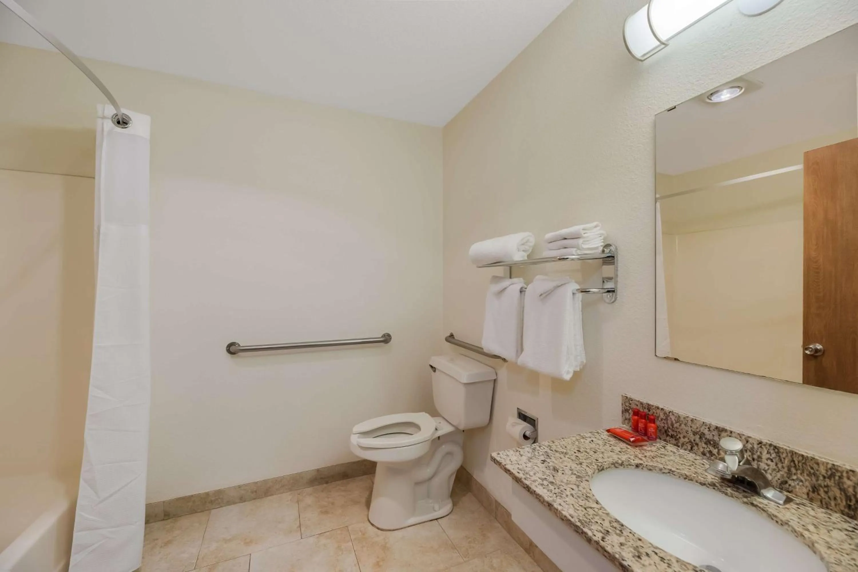 Toilet in SureStay Hotel by Best Western Williams - Grand Canyon